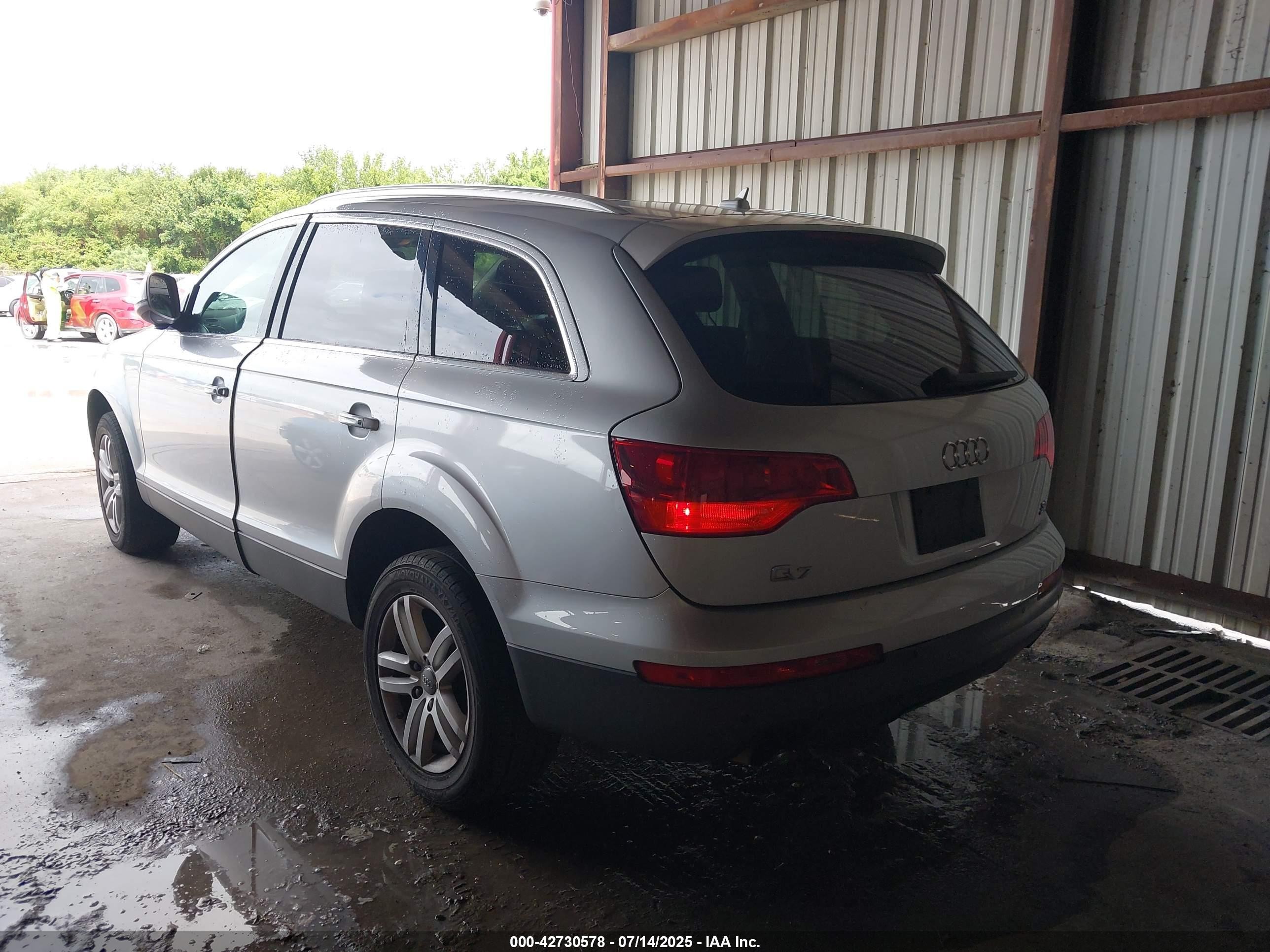 2008 Audi Q7 VIN WA1BY74LX8D059683 IAAI salvage auction — Side, Original (Texas), sold $875 on 2025-08-25 (photo 3)