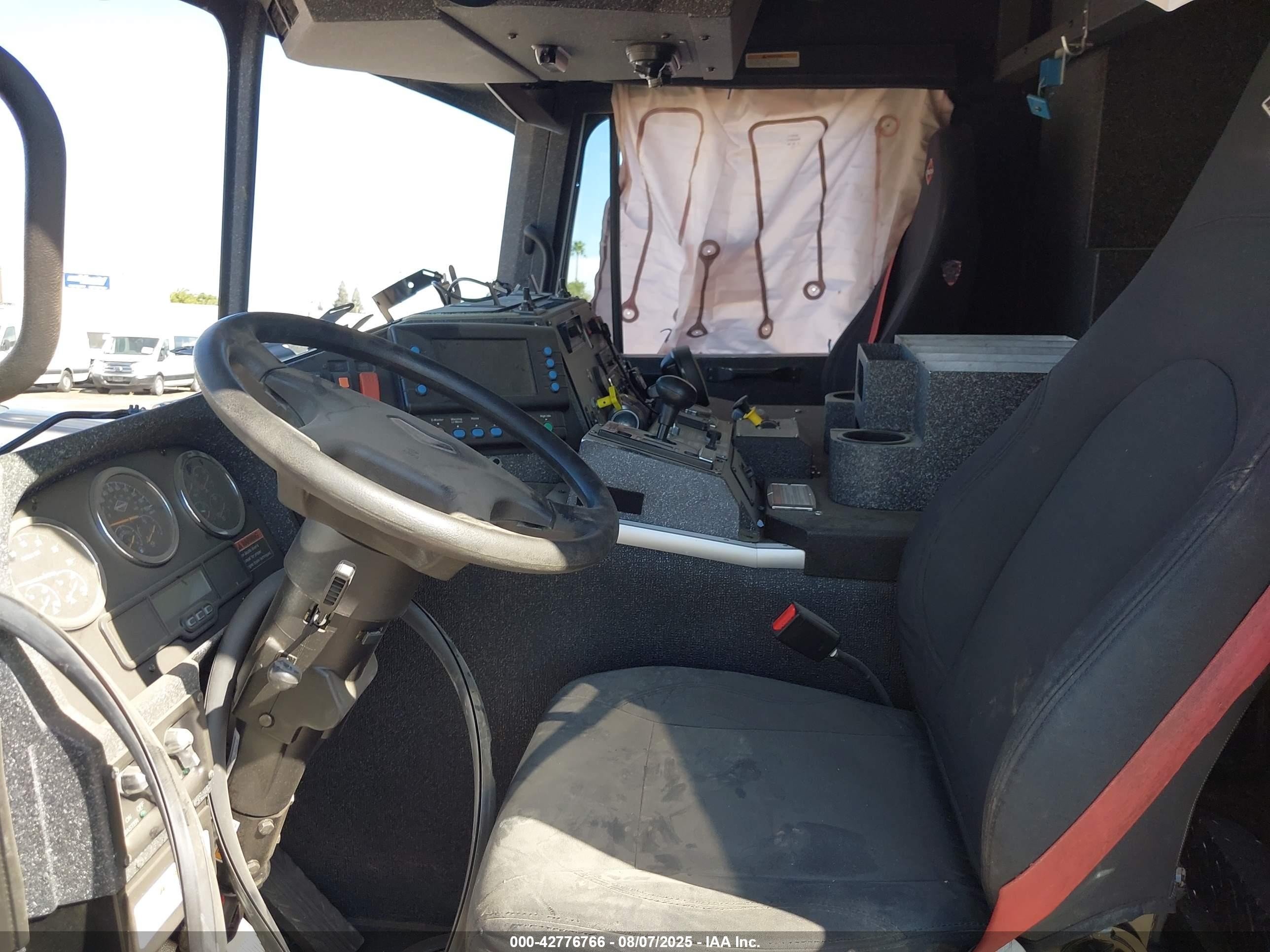2021 Sptn Spartan VIN 4S9BEGTA5MS419954 IAAI salvage auction — Rollover, Salvage (California), sold $525 on 2025-08-27 (photo 5)