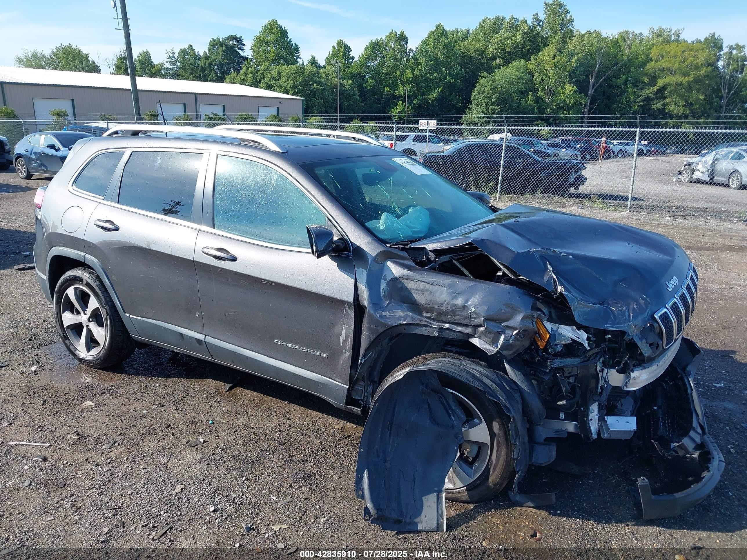 2019 Jeep Cherokee VIN 1C4PJMDX5KD386940 IAAI salvage auction — Front End, Salvage - Greater Than 75% (Maryland), sold $1,200 on 2026-07-10 (photo 1)