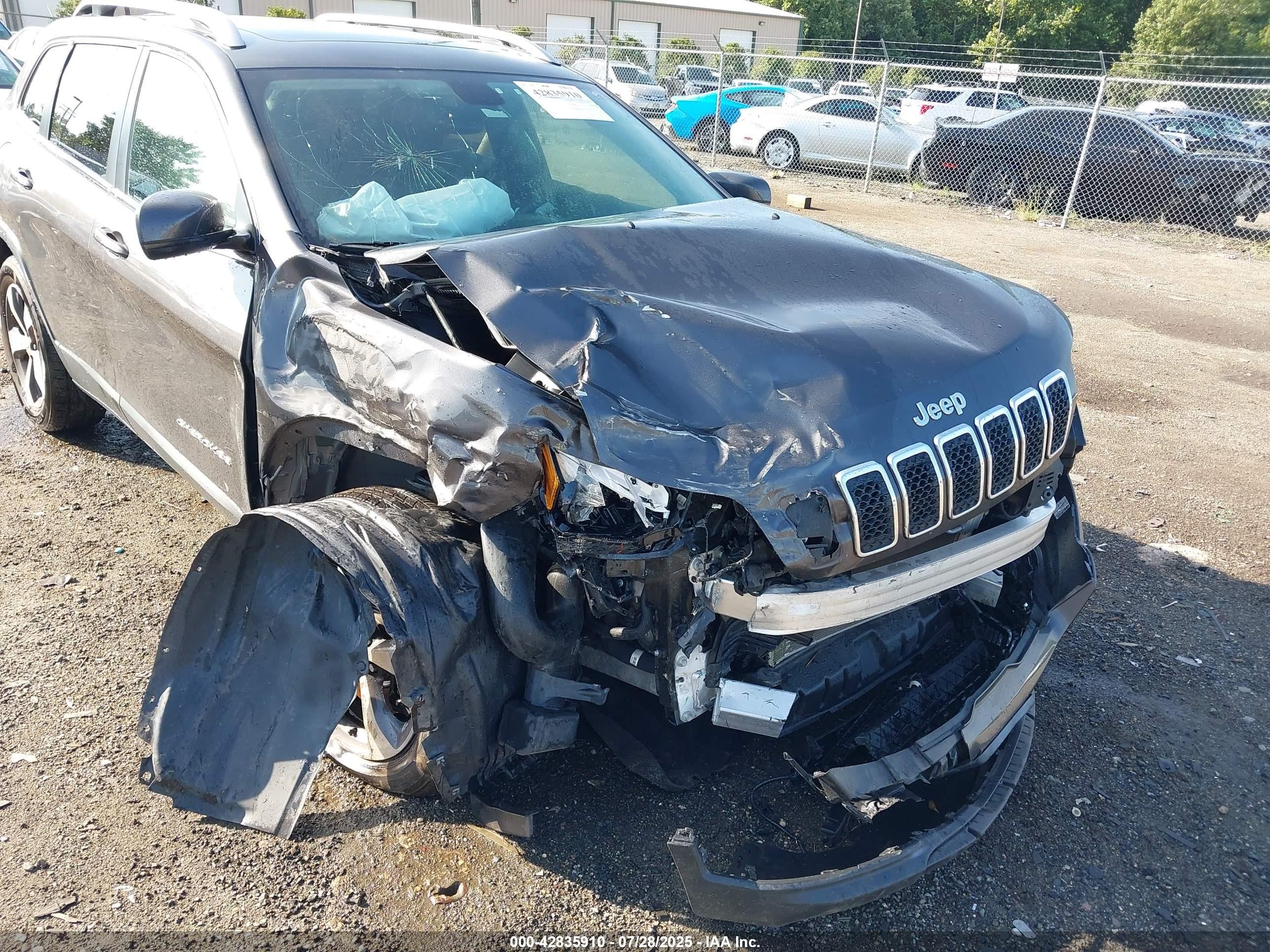 2019 Jeep Cherokee VIN 1C4PJMDX5KD386940 IAAI salvage auction — Front End, Salvage - Greater Than 75% (Maryland), sold $1,200 on 2026-07-10 (photo 6)