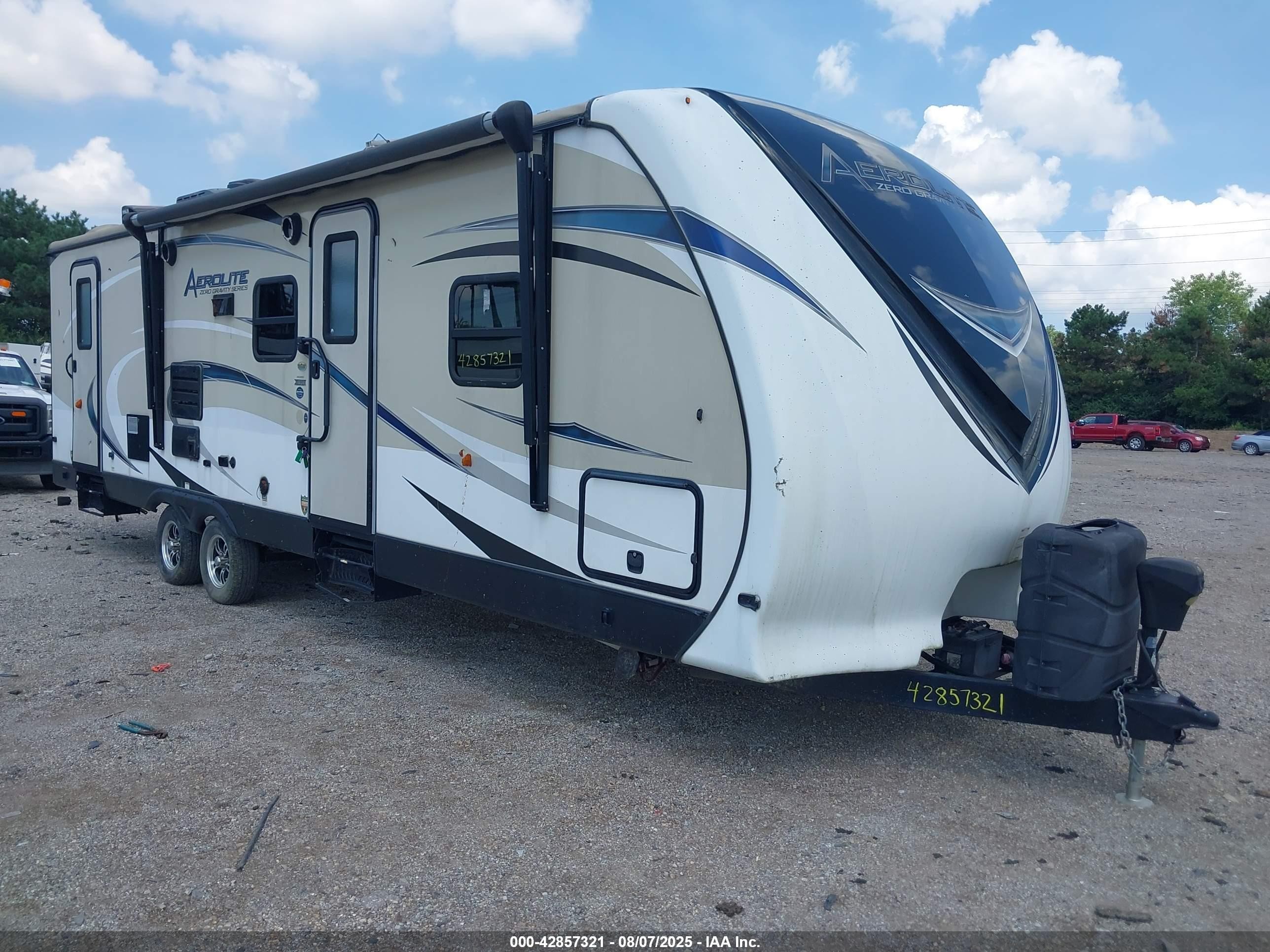 2017 Keystone Rv Aer VIN 4YDT28224HP910030 IAAI salvage auction — Vandalized, Salvage (Indiana), sold $2,500 on 2025-09-10 (photo 1)