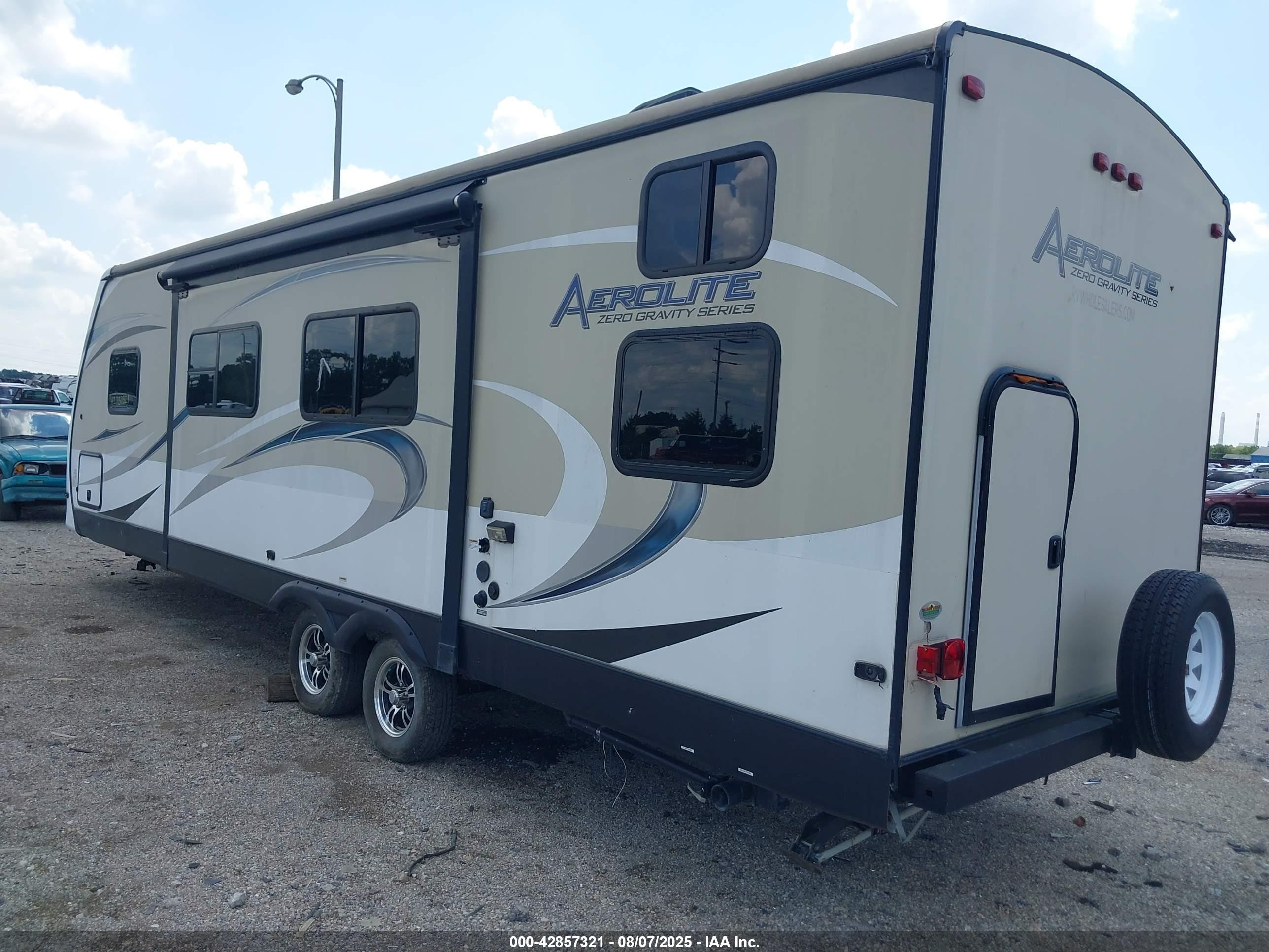 2017 Keystone Rv Aer VIN 4YDT28224HP910030 IAAI salvage auction — Vandalized, Salvage (Indiana), sold $2,500 on 2025-09-10 (photo 3)