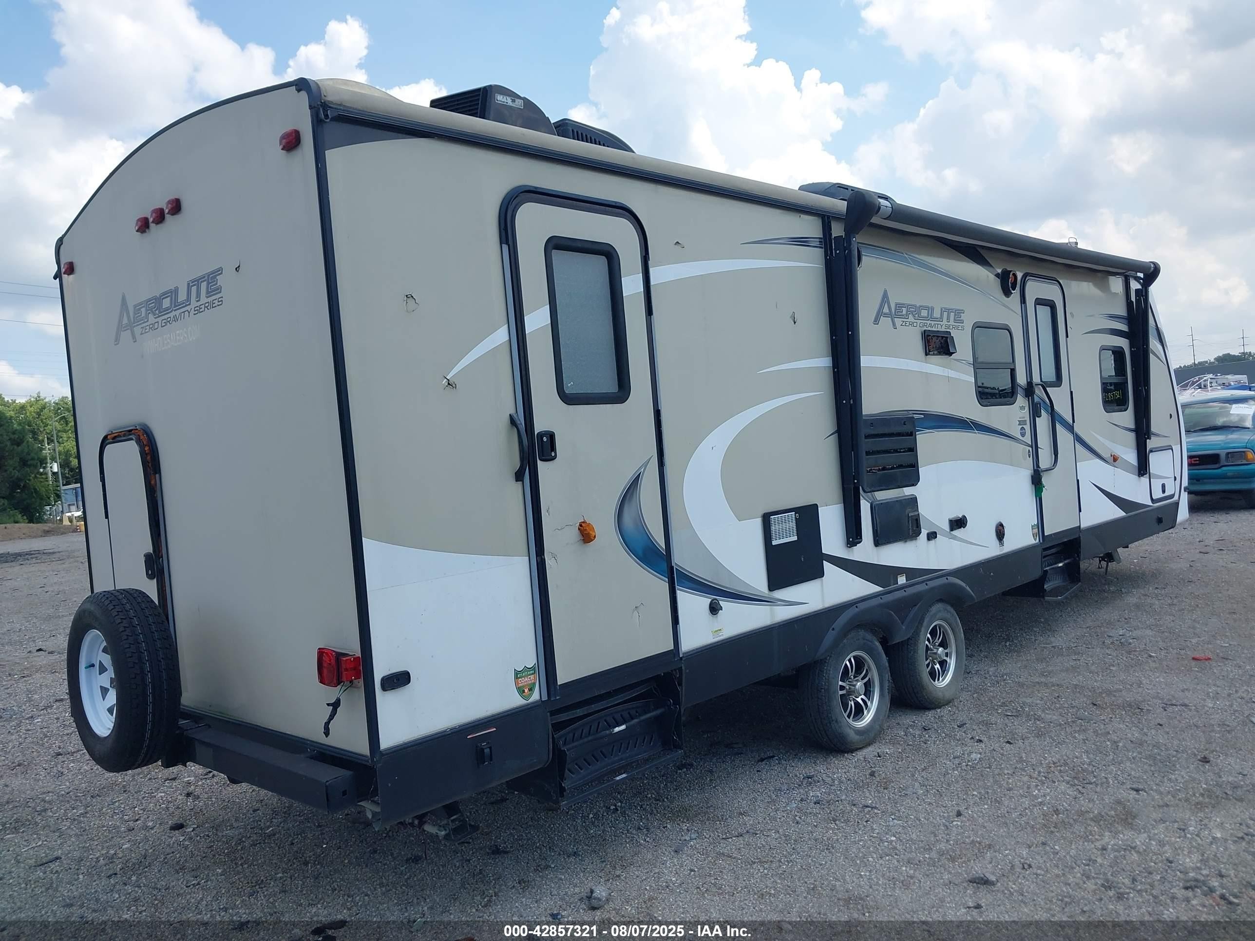 2017 Keystone Rv Aer VIN 4YDT28224HP910030 IAAI salvage auction — Vandalized, Salvage (Indiana), sold $2,500 on 2025-09-10 (photo 4)