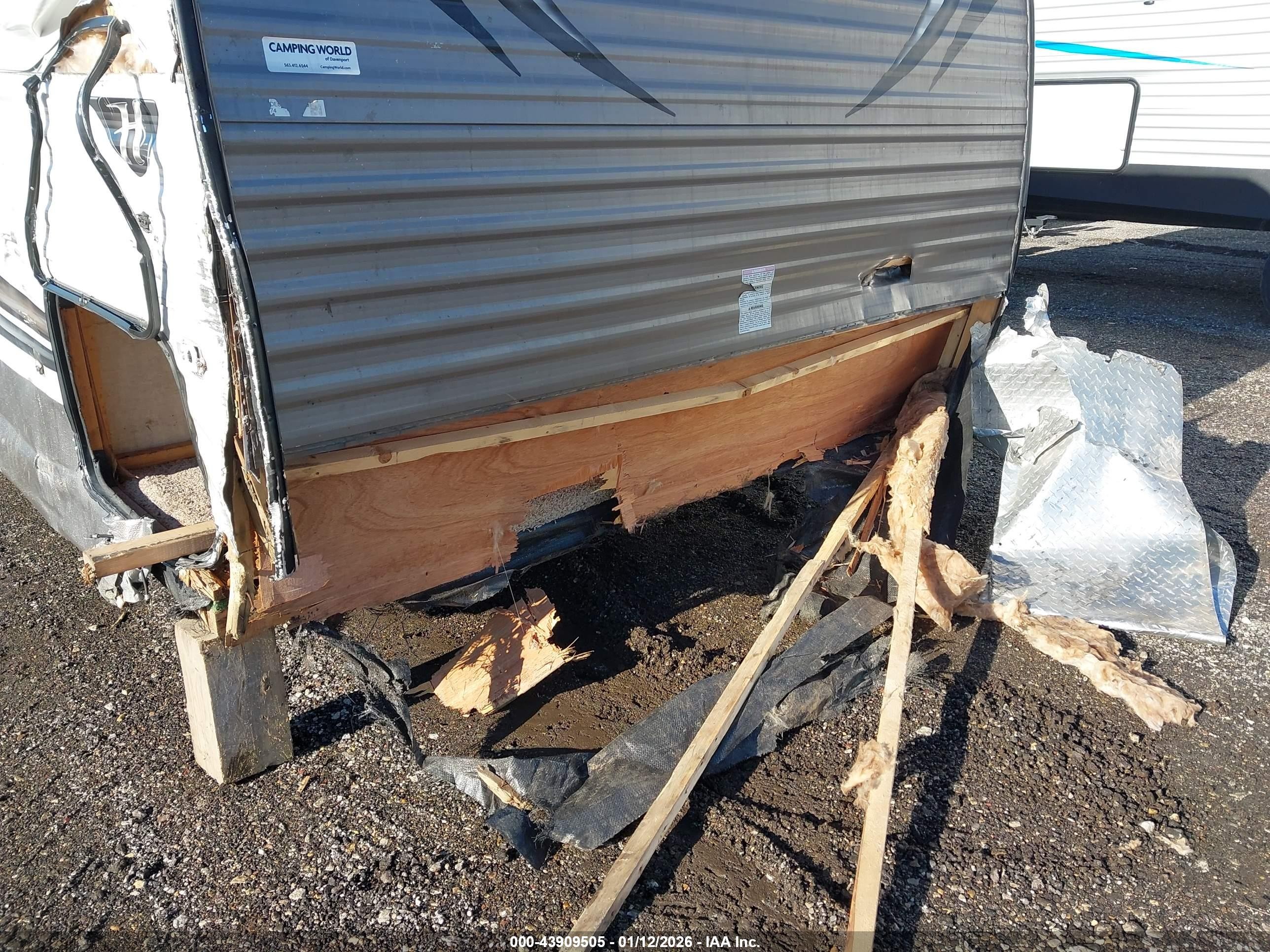 2016 Keystone Hideout VIN 4YDT26027G7203266 IAAI salvage auction — Front & Rear, Regular Certificate (Iowa), sold $1,500 on 2026-10-19 (photo 7)