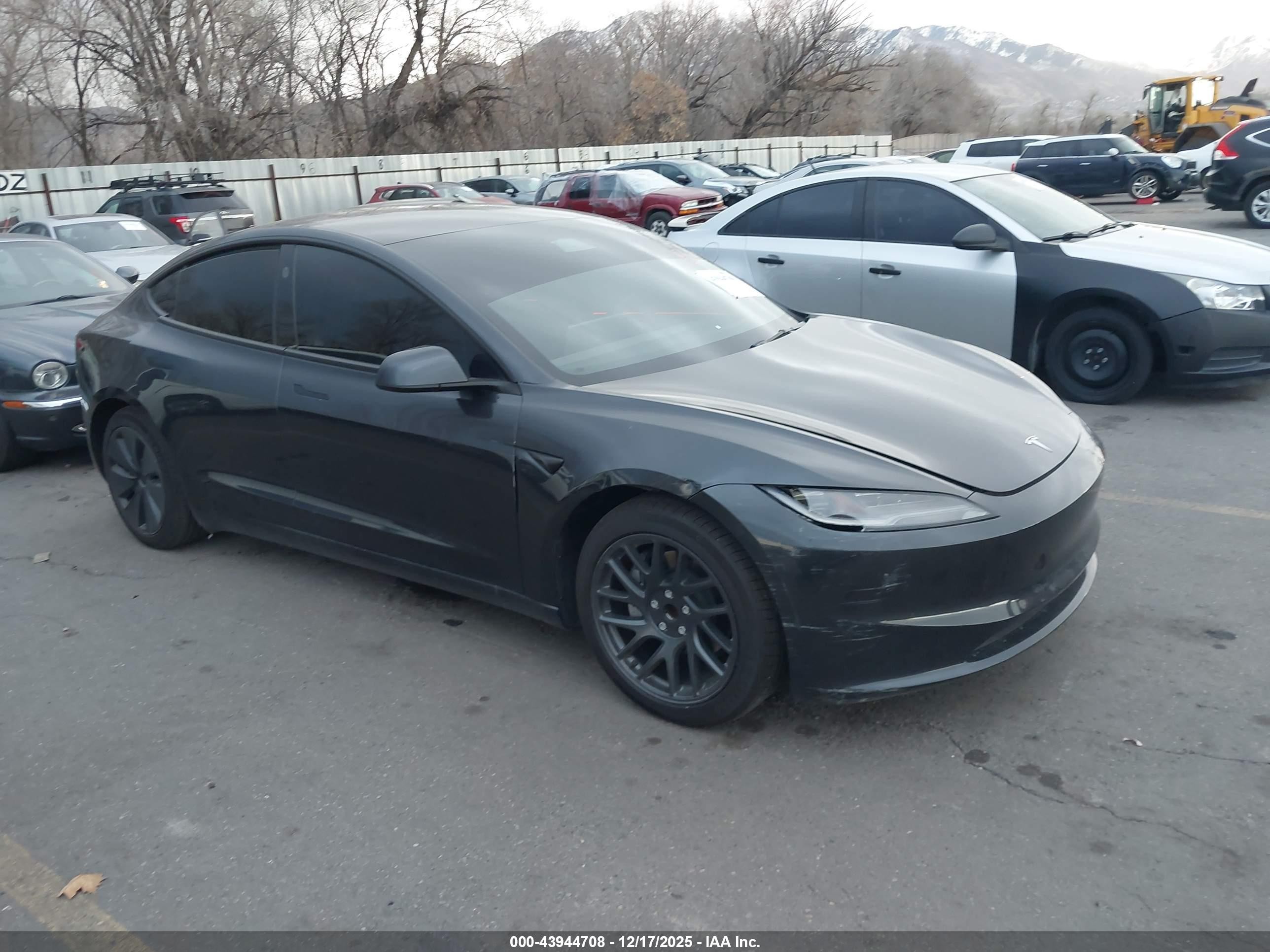 2025 Tesla Model 3 VIN 5YJ3E1EA8SF872243 IAAI salvage auction — Front & Rear, Clear (Montana), sold $17,100 on 2026-07-09 (photo 1)