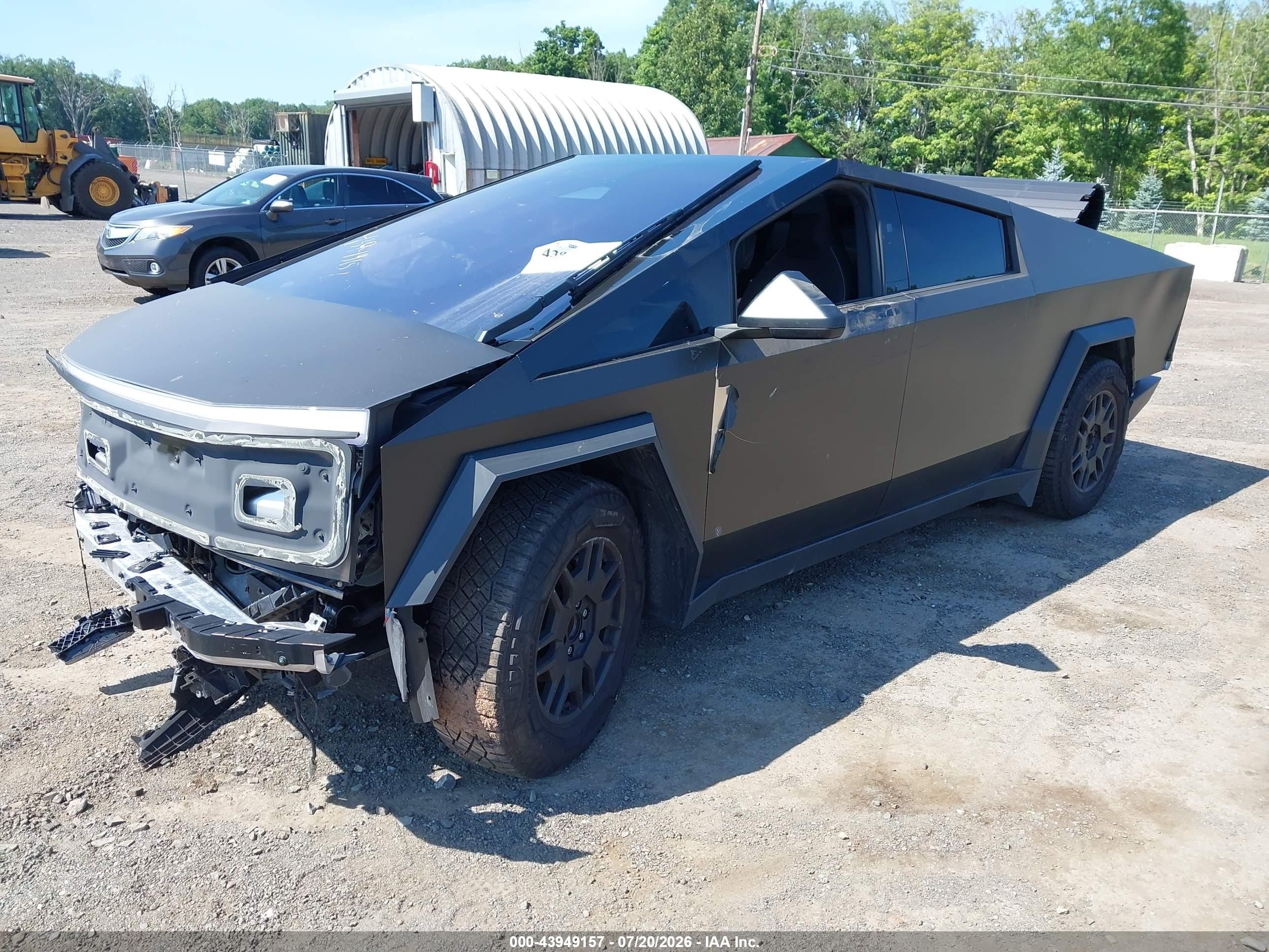 2024 Tesla Cybertruck VIN 7G2CEHEDXRA027241 IAAI salvage auction — Front & Rear, Salvage (New Jersey), sold $13,950 on 2026-08-20 (photo 2)
