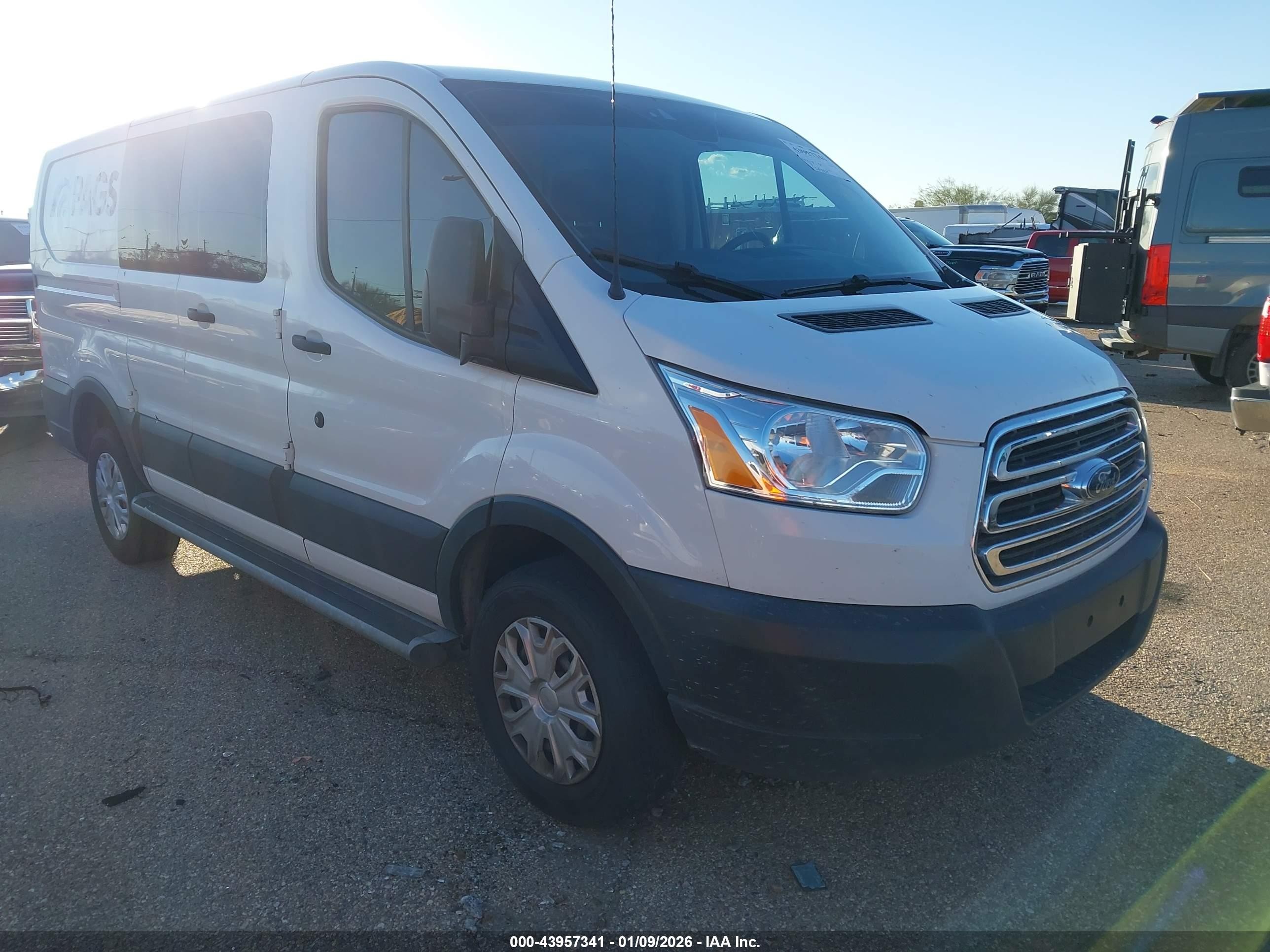 2019 Ford Transit-250 VIN 1FTYR1ZM1KKA42690 — IAAI salvage auction photo