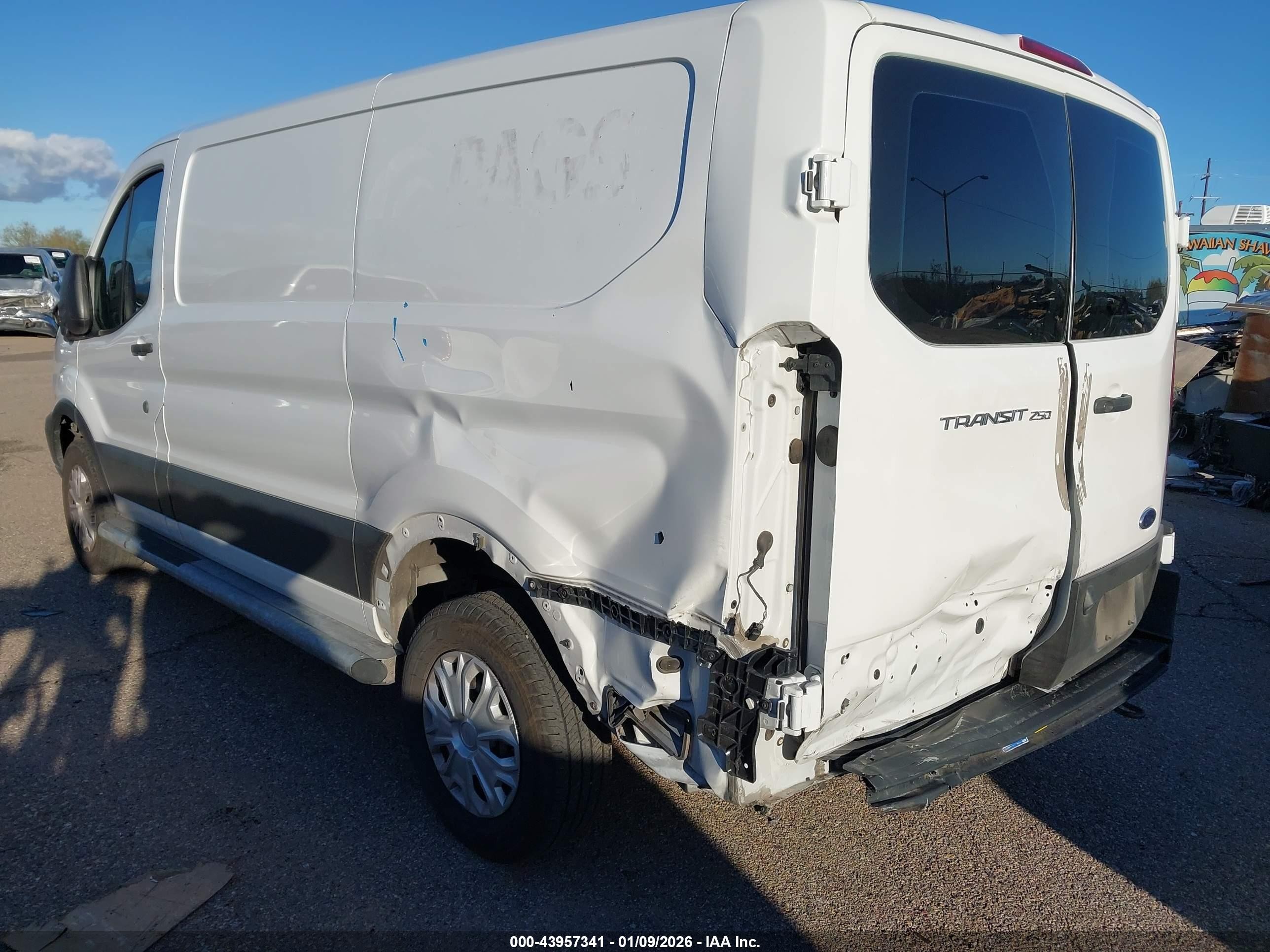 2019 Ford Transit-250 VIN 1FTYR1ZM1KKA42690 IAAI salvage auction — Rear End, Salvage (Arizona), sold $4,250 on 2026-07-09 (photo 3)