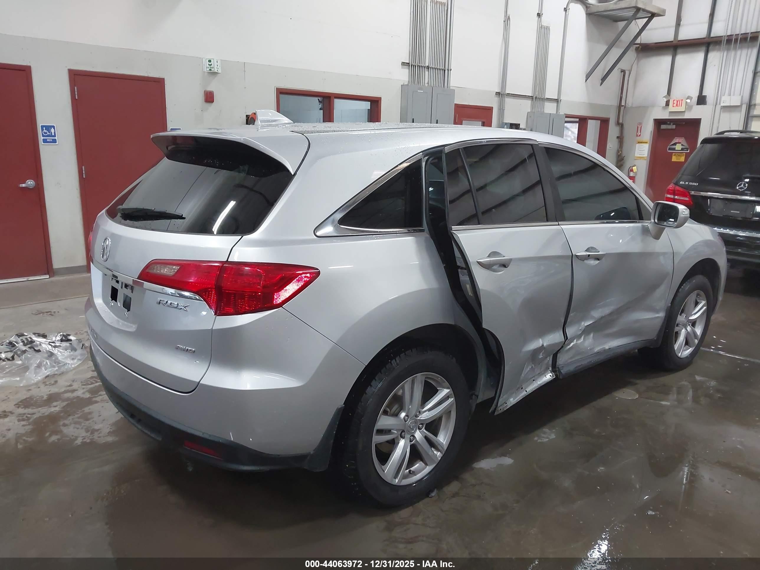 2015 Acura RDX VIN 5J8TB4H39FL008359 IAAI salvage auction — Side, Salvage (Idaho), sold $2,250 on 2026-07-10 (photo 4)