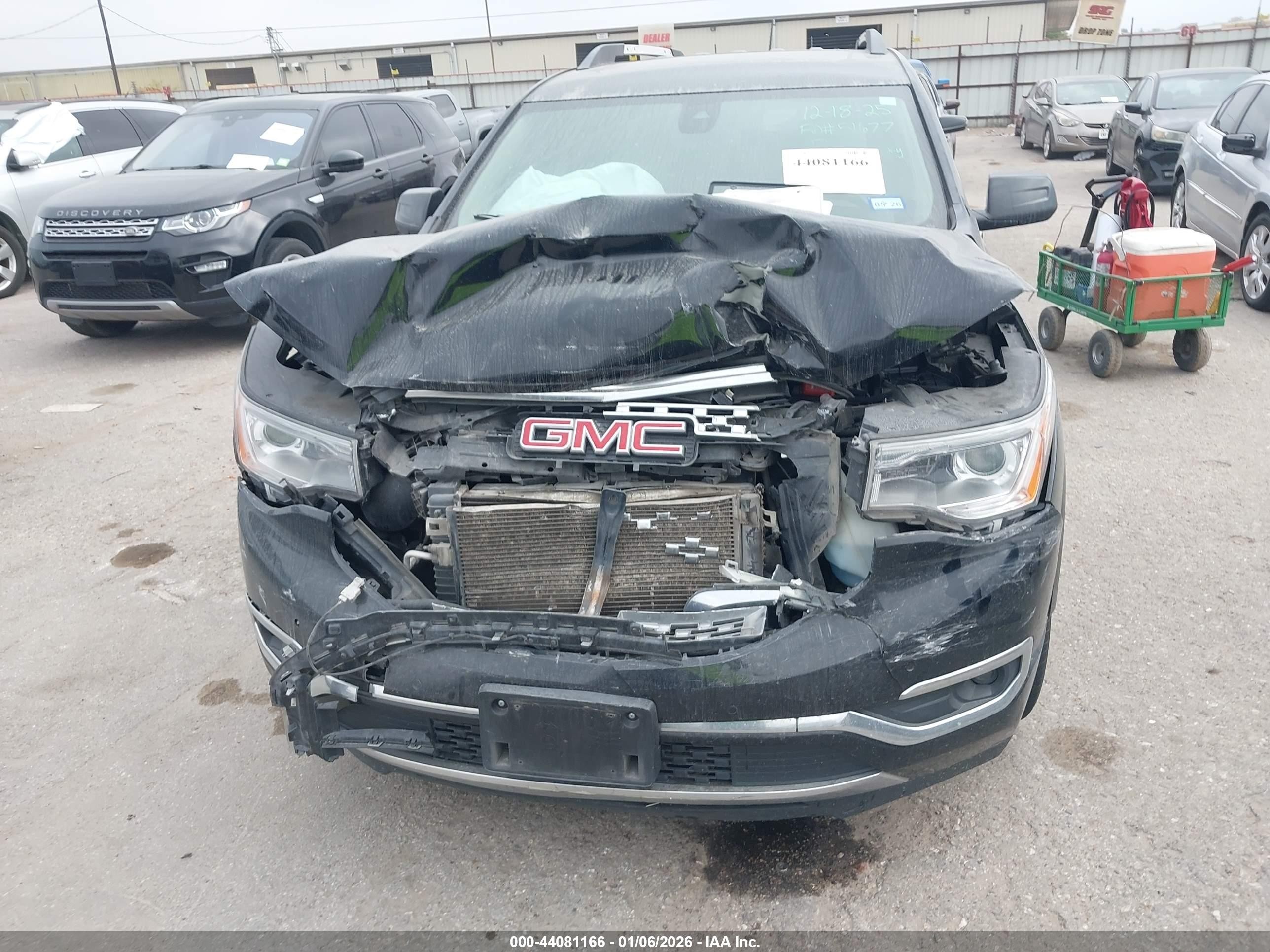 2017 Gmc Acadia VIN 1GKKNPLS6HZ251813 IAAI salvage auction — Front End, Salvage (Texas), sold $1,450 on 2026-10-03 (photo 6)
