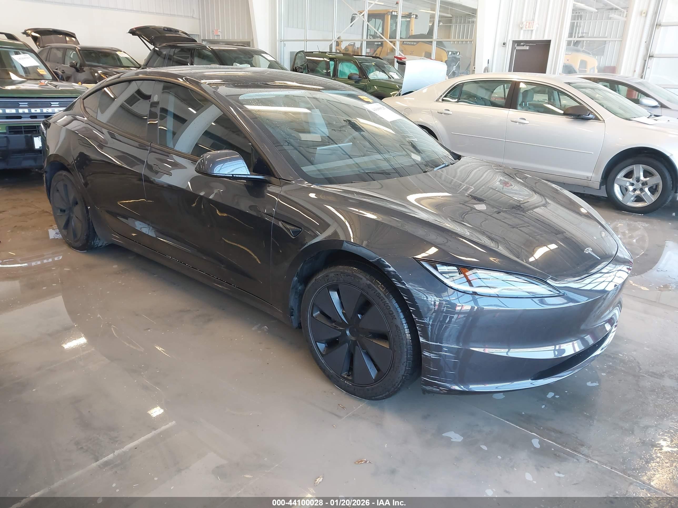 2024 Tesla Model 3 VIN 5YJ3E1EA4RF734807 — IAAI salvage auction photo