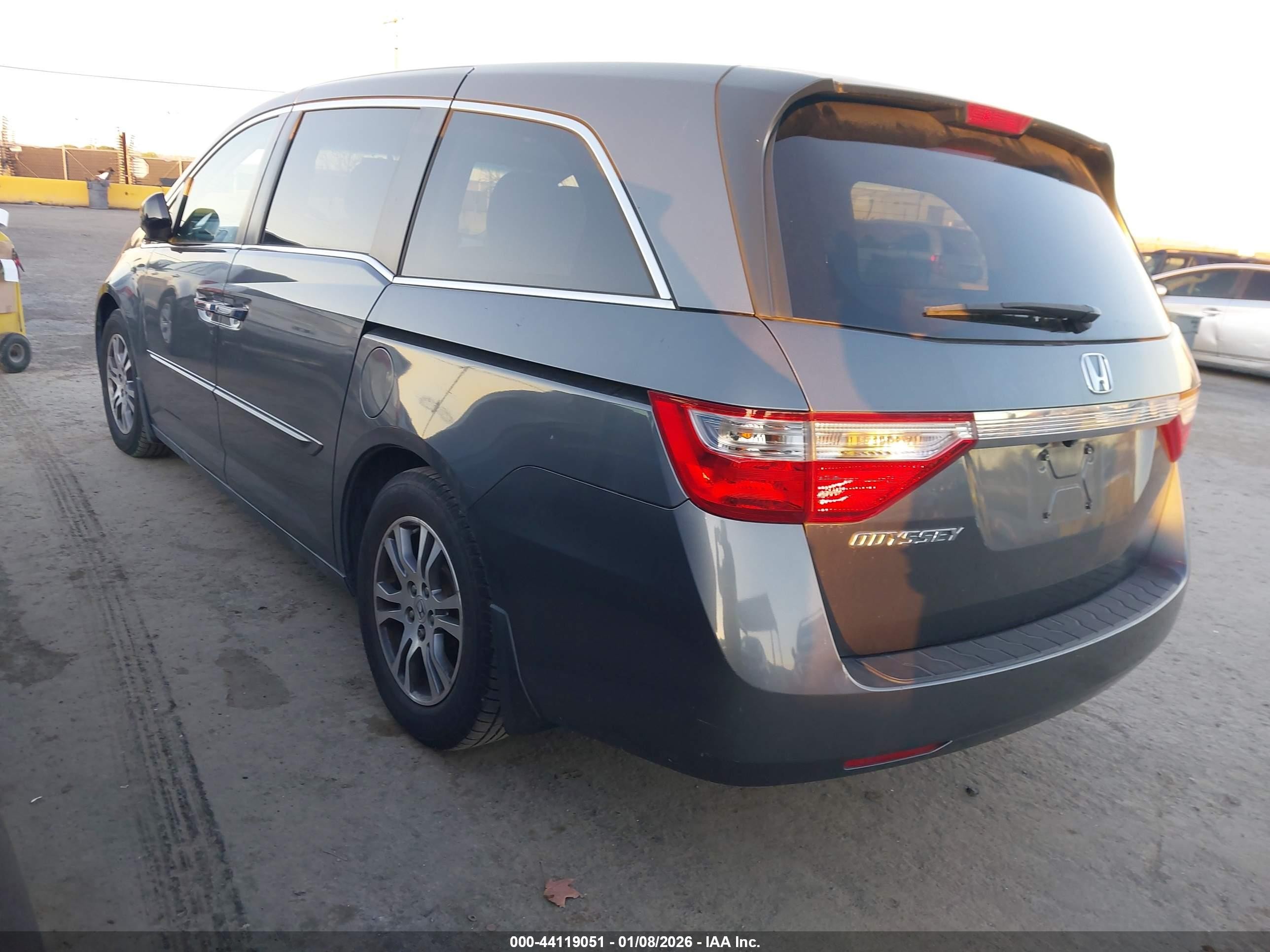 2012 Honda Odyssey VIN 5FNRL5H69CB100530 IAAI salvage auction — Rear End, Salvage (California), sold $3,200 on 2026-07-09 (photo 3)
