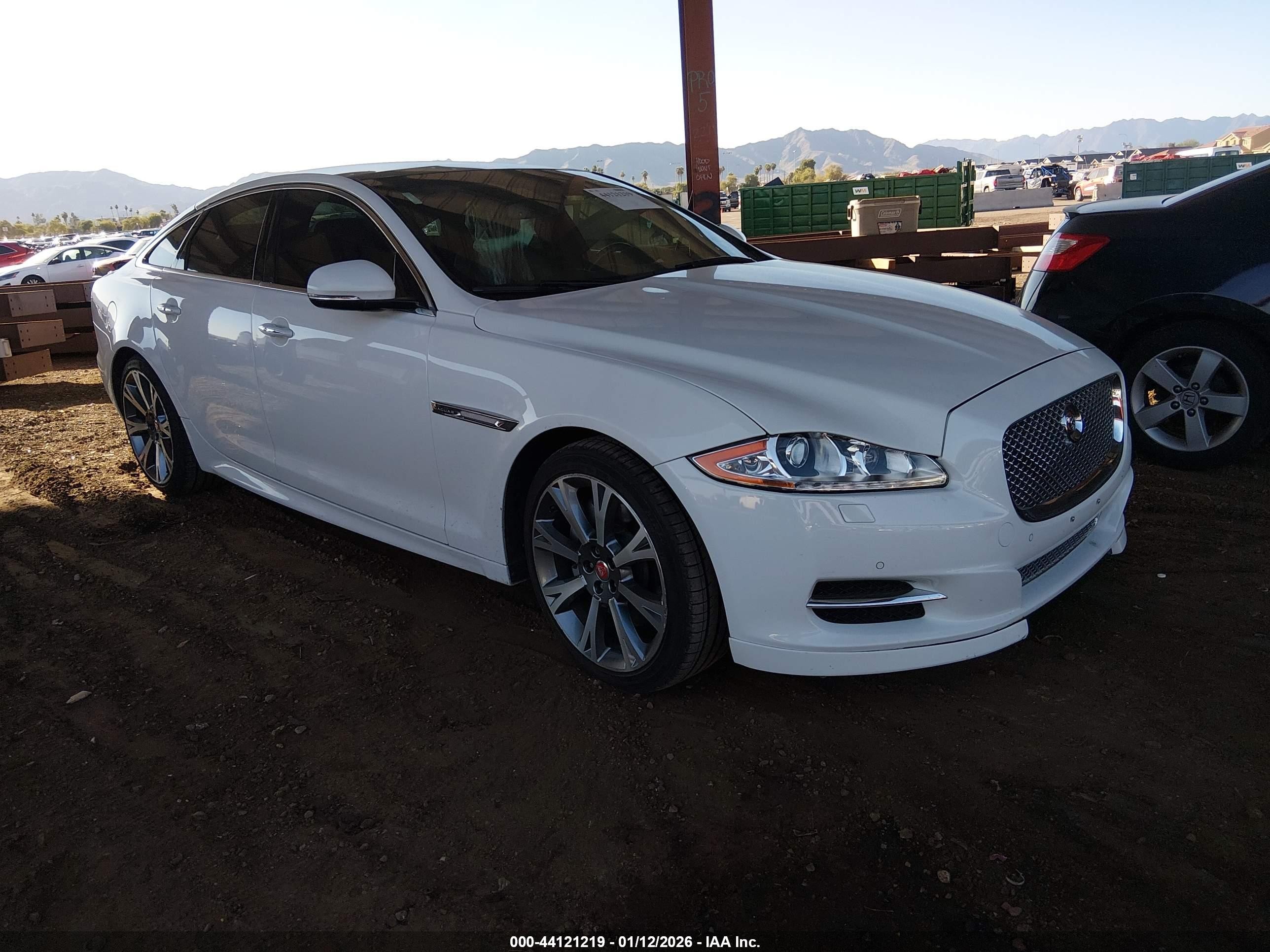 2015 Jaguar Xj VIN SAJWA1CZ8F8V86563 IAAI salvage auction — Front End, Clear-Dealer Only (Arizona), sold $575 on 2026-04-14 (photo 1)