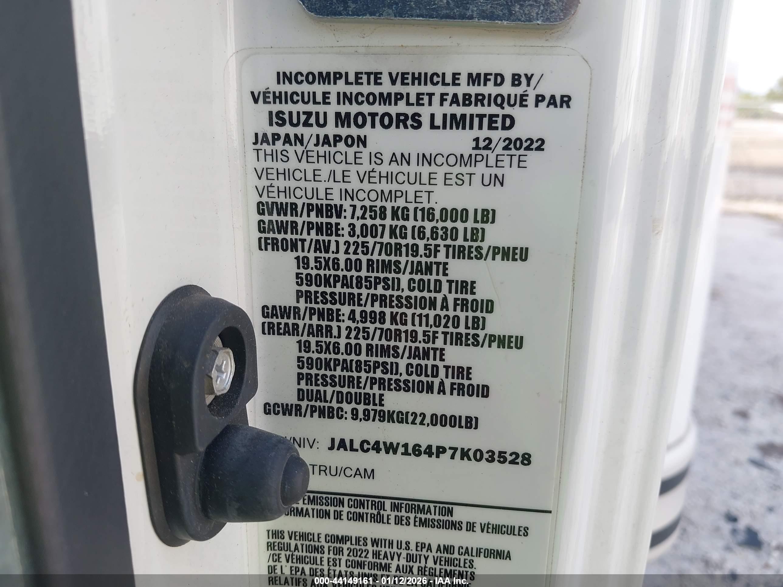 2023 Isuzu NPR VIN JALC4W164P7K03528 IAAI salvage auction — Engine Damage, Clear (Maryland), sold $6,500 on 2026-02-25 (photo 8)