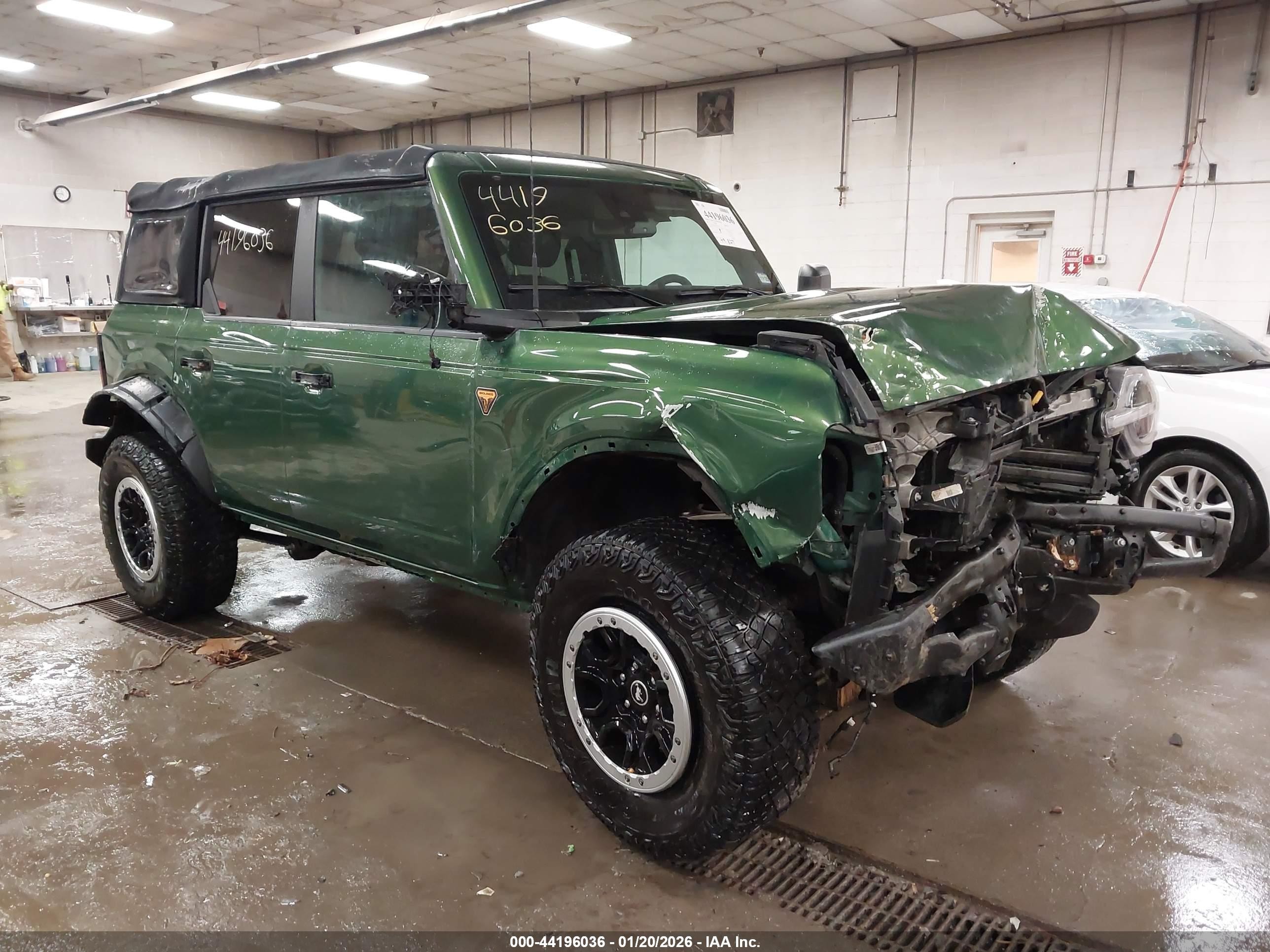 2022 Ford Bronco VIN 1FMEE5DP6NLB65631 — IAAI salvage auction photo