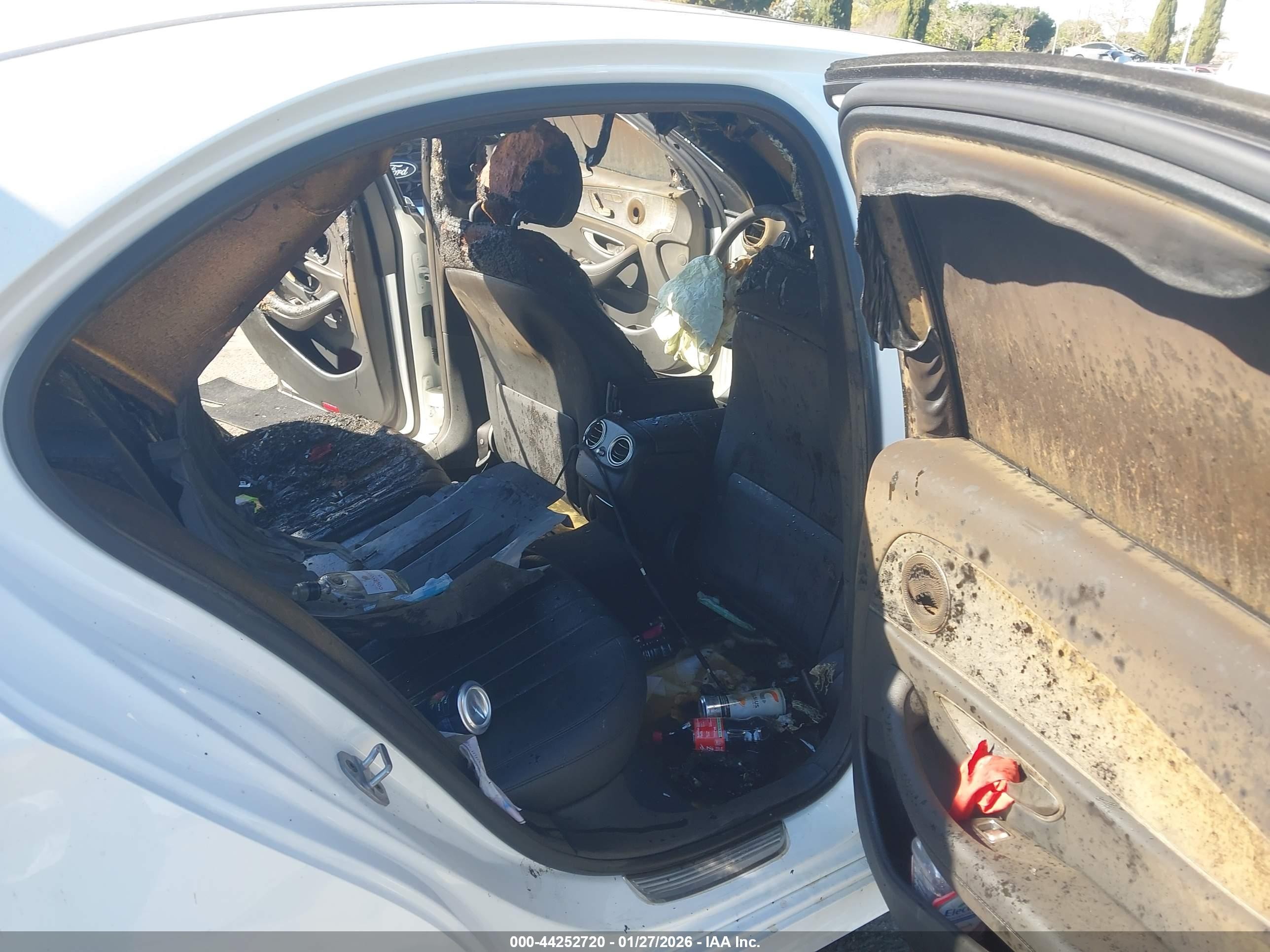 2020 Mercedes-benz E-klasse VIN WDDZF8DB5LA717899 IAAI salvage auction — Burn, Salvage (Arizona), sold $1,700 on 2026-09-02 (photo 6)