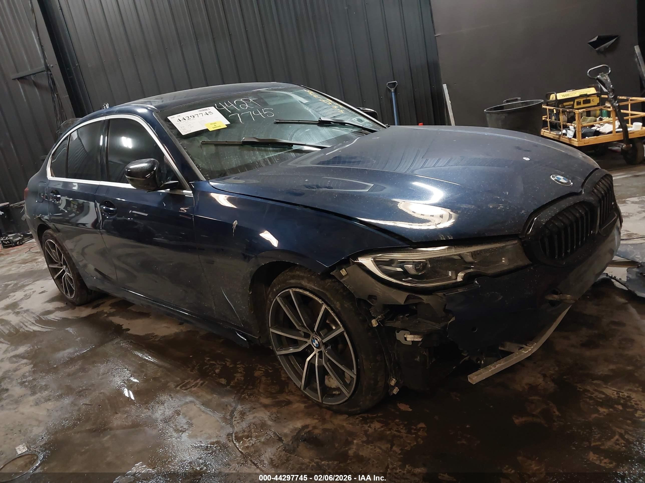 2020 BMW 3 Series VIN WBA5R1C08LFH33492 — IAAI salvage auction photo