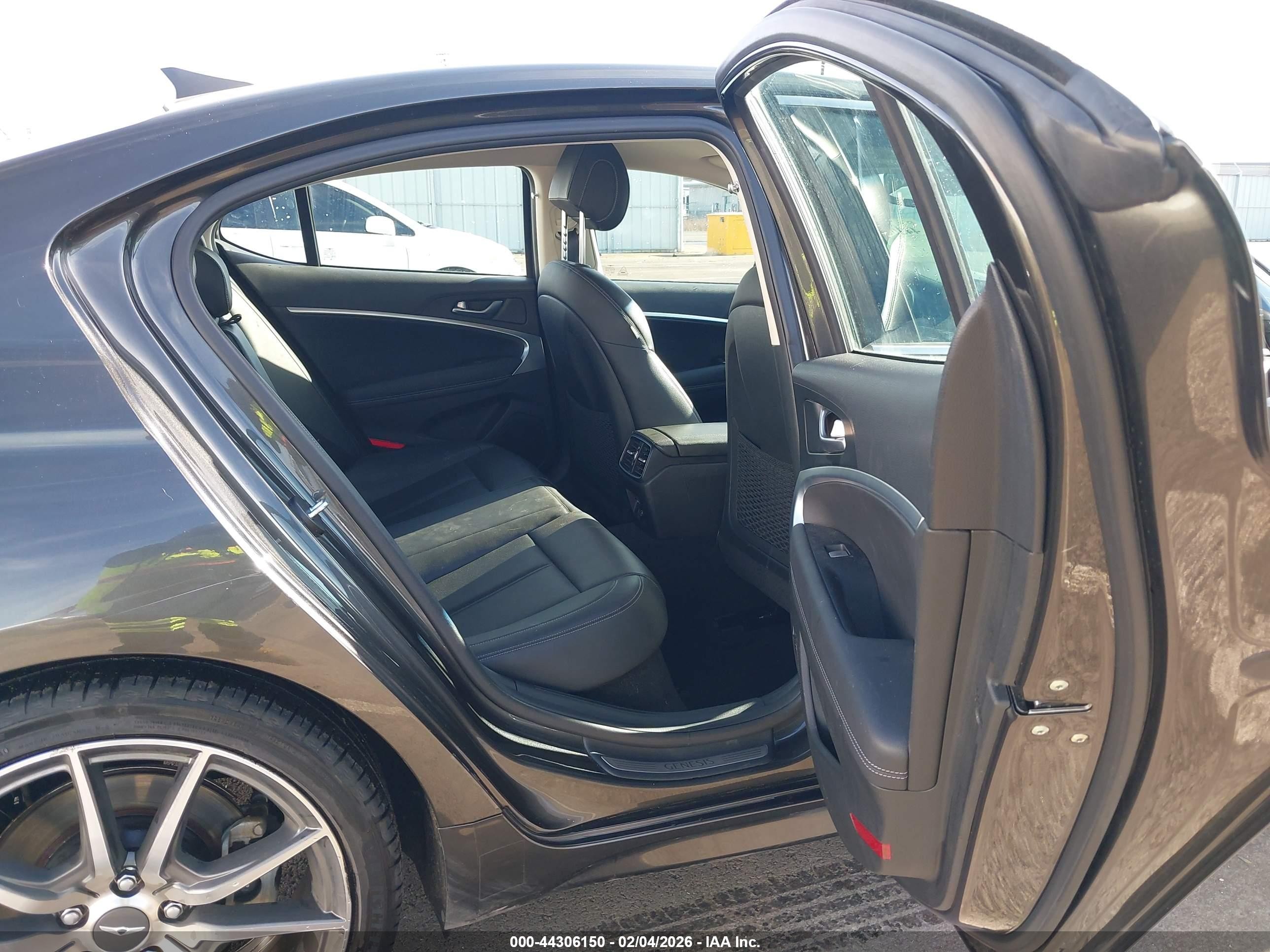 2023 Genesis G70 VIN KMTG34TA9PU128260 IAAI salvage auction — Side, Salvage (Oregon), sold $5,900 on 2026-09-24 (photo 8)