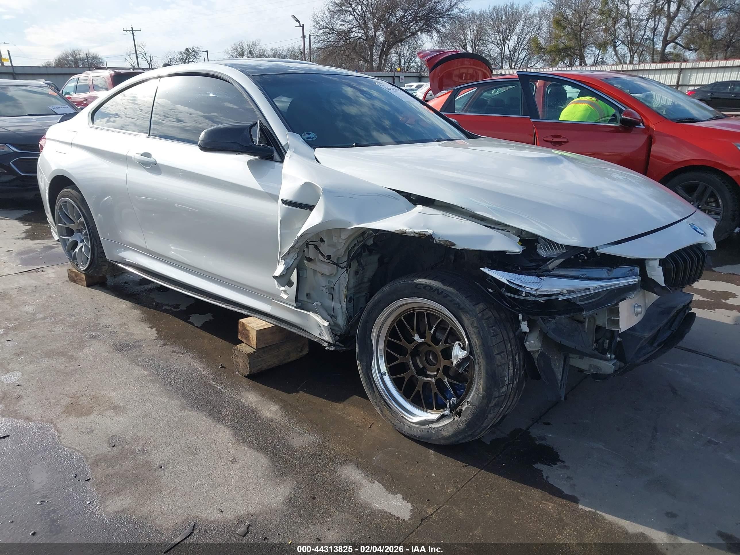 2016 BMW M4 VIN WBS3R9C5XGK335708 — IAAI salvage auction photo
