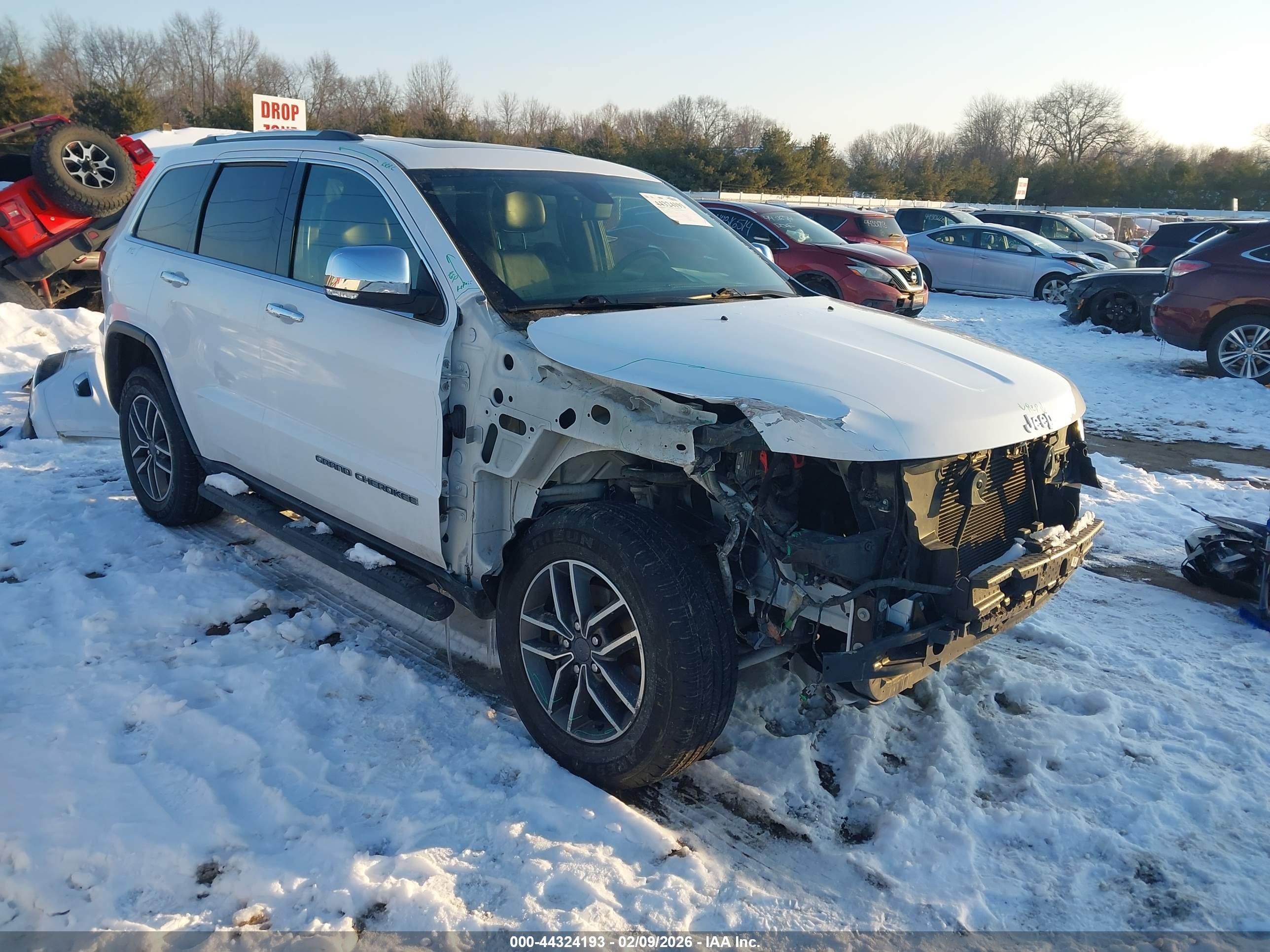 2020 Jeep Grand Cherokee VIN 1C4RJFBG3LC427175 — IAAI salvage auction photo
