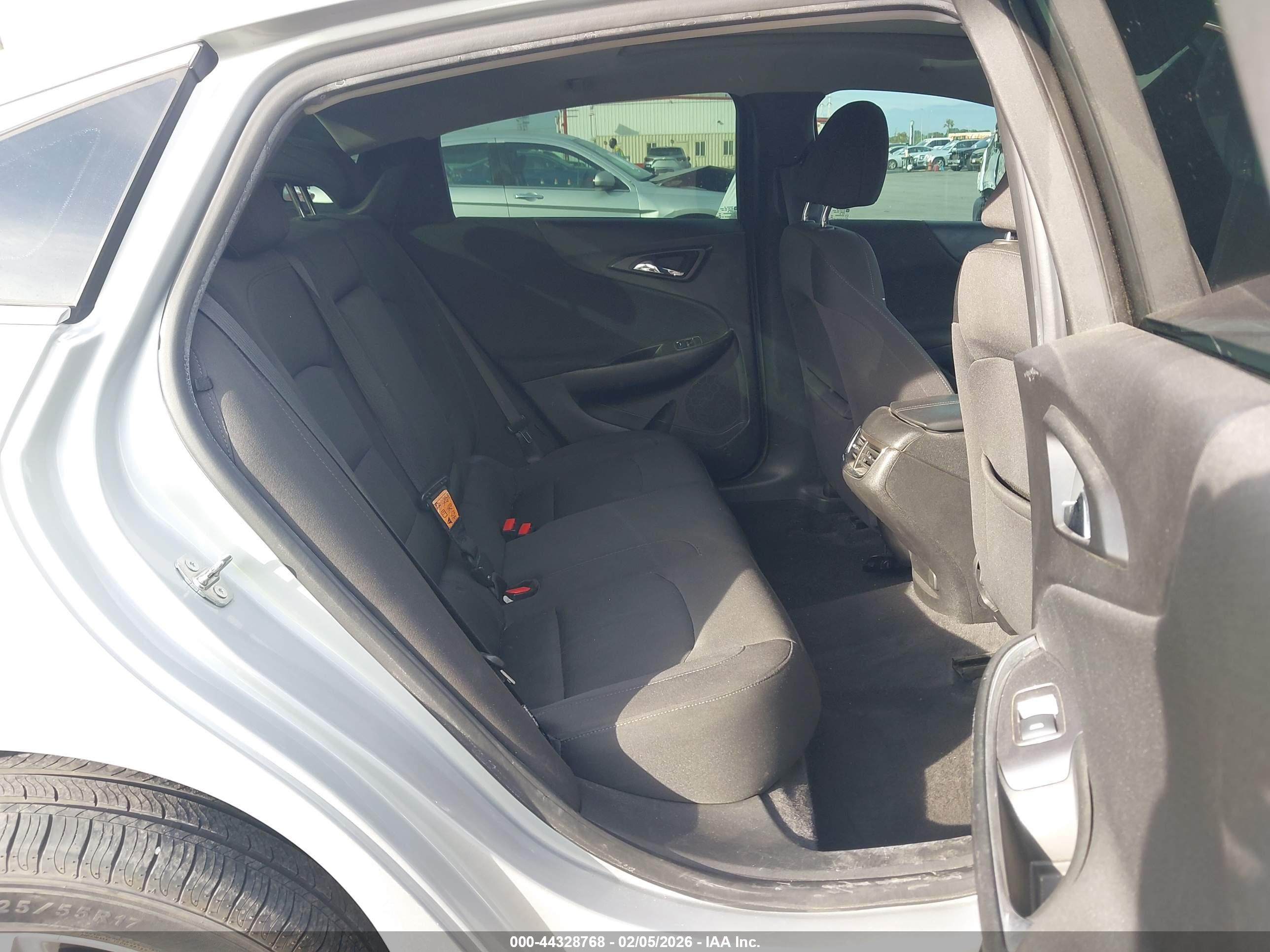 2019 Chevrolet Malibu Limited VIN 1G1ZD5ST3KF104278 IAAI salvage auction — Side, Salvage (California), sold $2,425 on 2026-07-06 (photo 8)