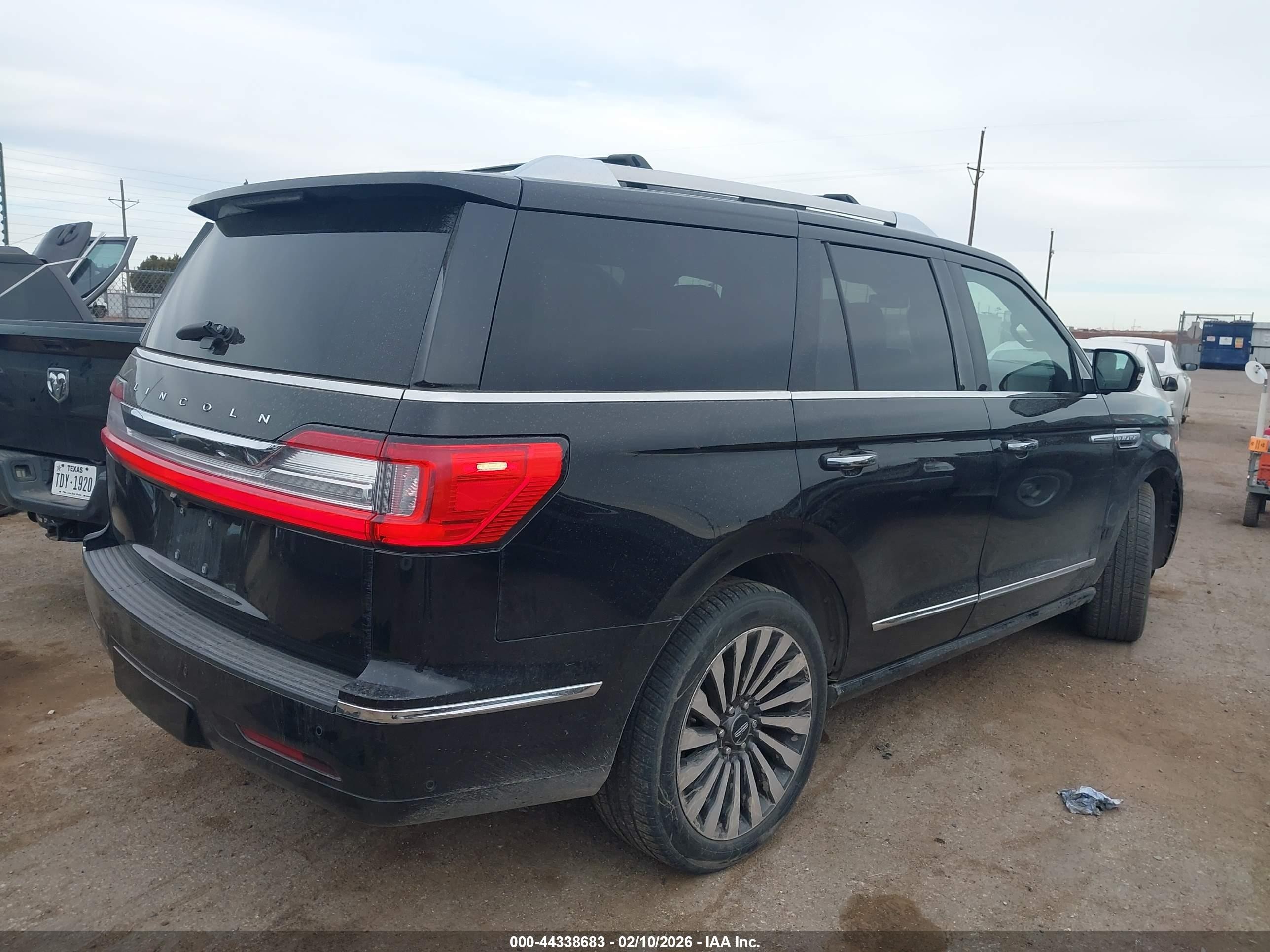 2019 Lincoln Navigator VIN 5LMJJ2LTXKEL10366 IAAI salvage auction — Unknown, Original (Texas), sold $16,700 on 2026-05-12 (photo 4)