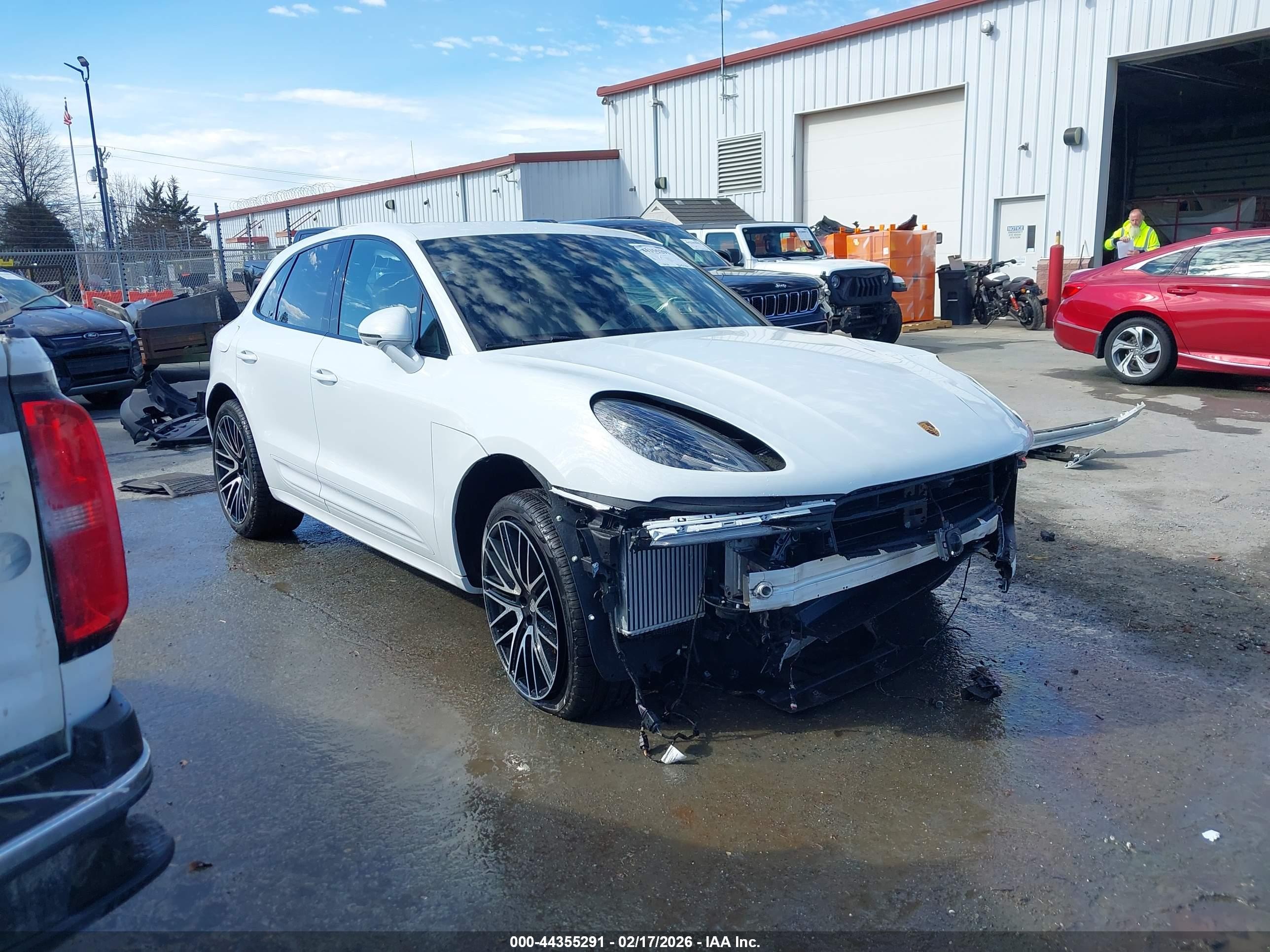 2025 Porsche Macan VIN WP1AG2A55SLB43368 — IAAI salvage auction photo