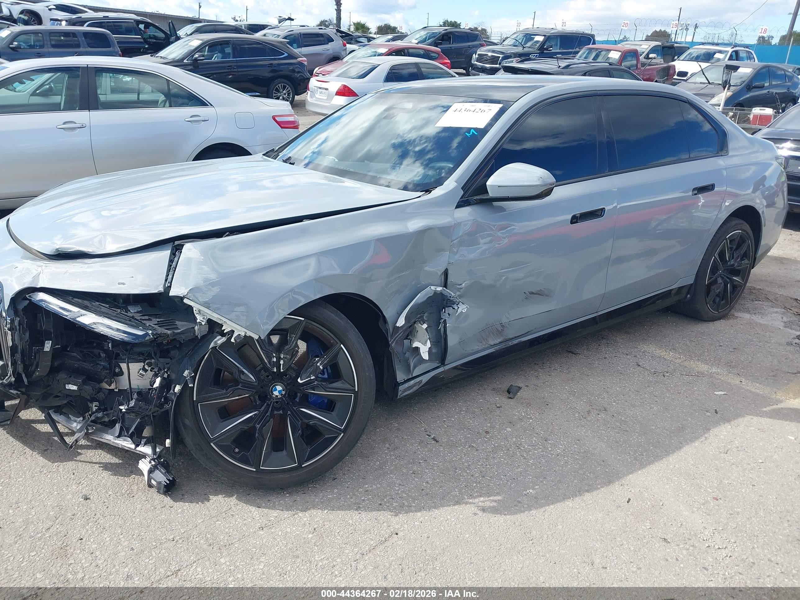 2023 BMW i7 VIN WBY53EJ09PCN73592 IAAI salvage auction — Front End, Salvage (California), sold $28,300 on 2026-07-12 (photo 2)