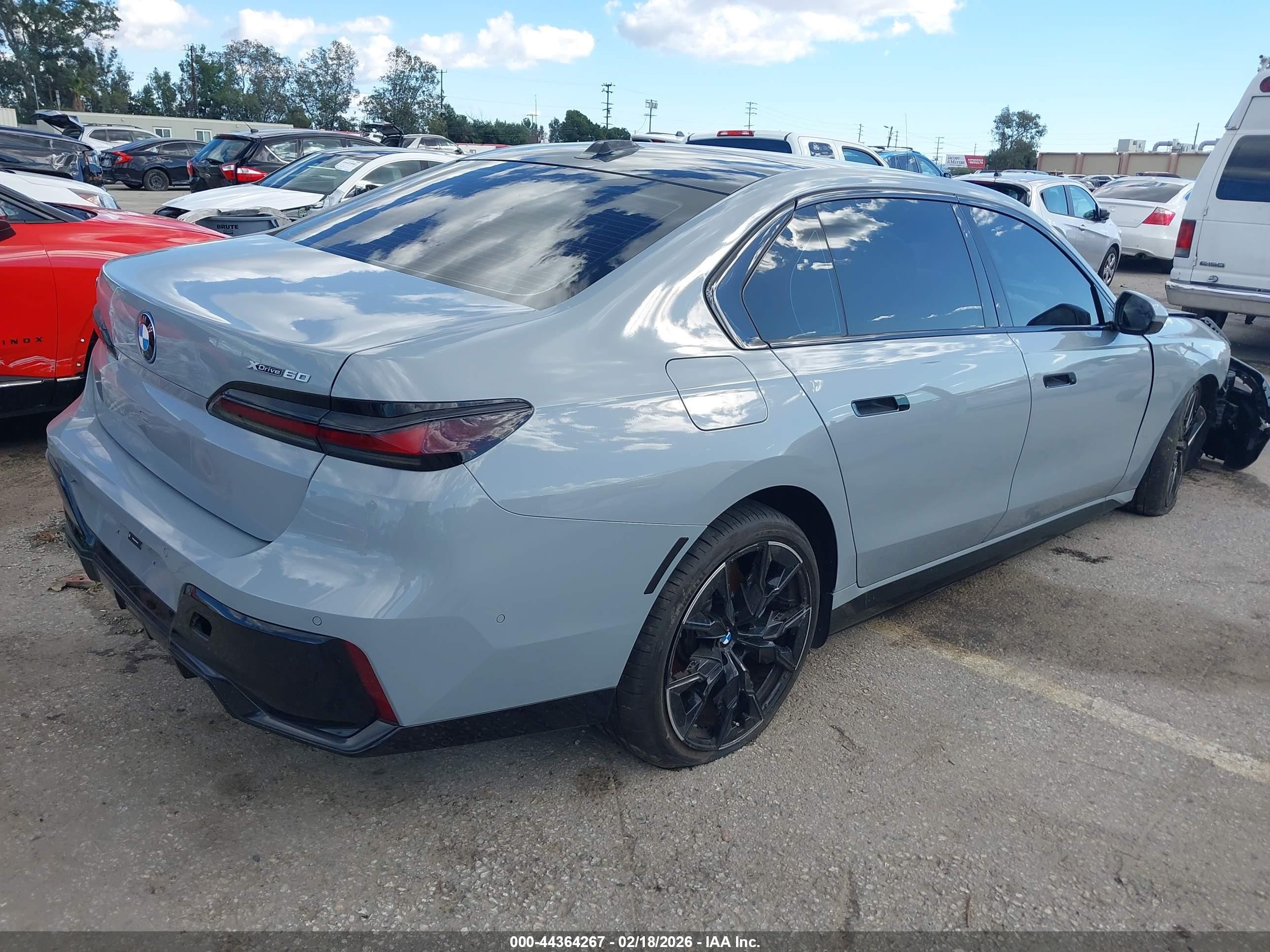 2023 BMW i7 VIN WBY53EJ09PCN73592 IAAI salvage auction — Front End, Salvage (California), sold $28,300 on 2026-07-12 (photo 4)