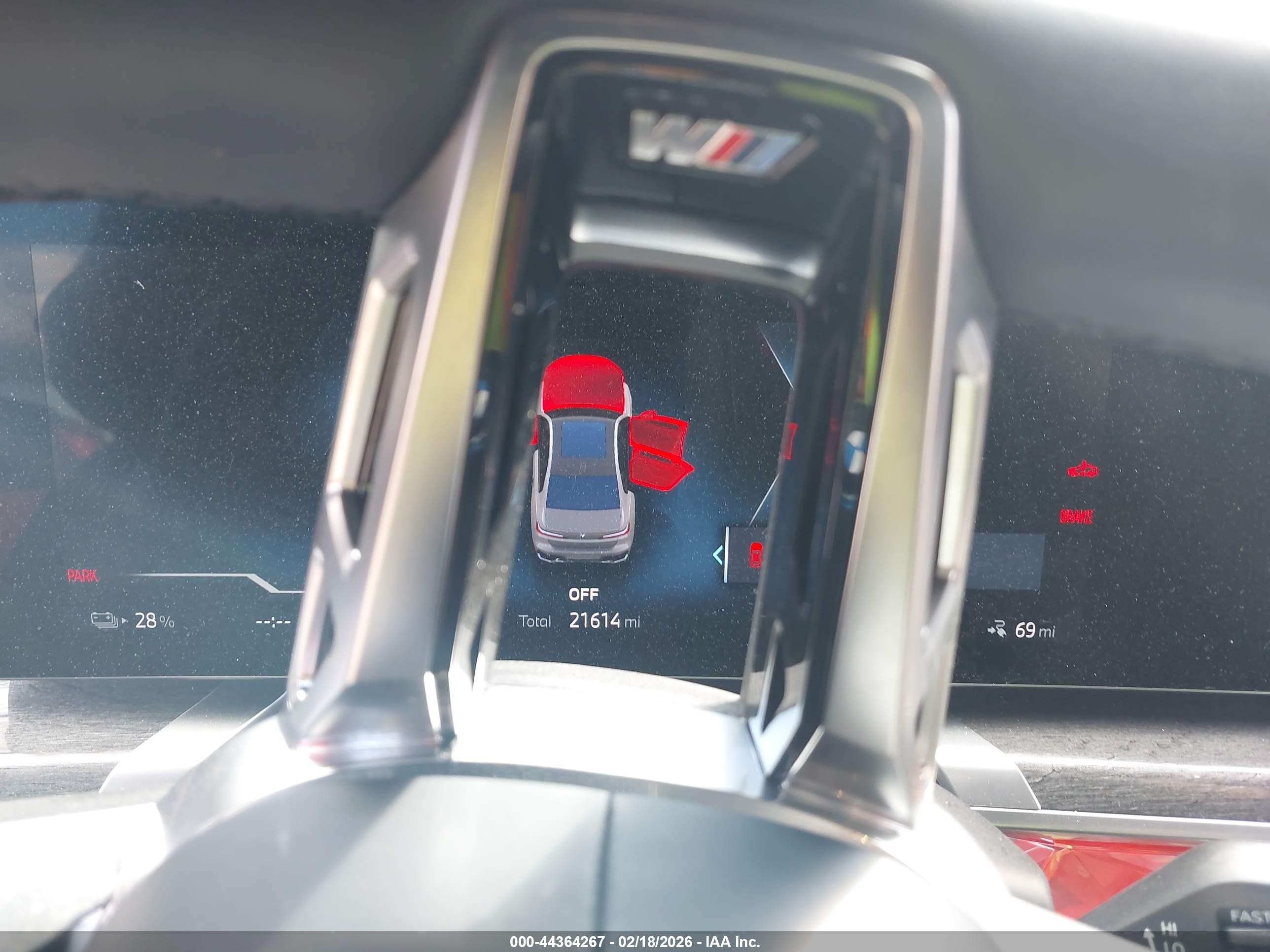 2023 BMW i7 VIN WBY53EJ09PCN73592 IAAI salvage auction — Front End, Salvage (California), sold $28,300 on 2026-07-12 (photo 7)
