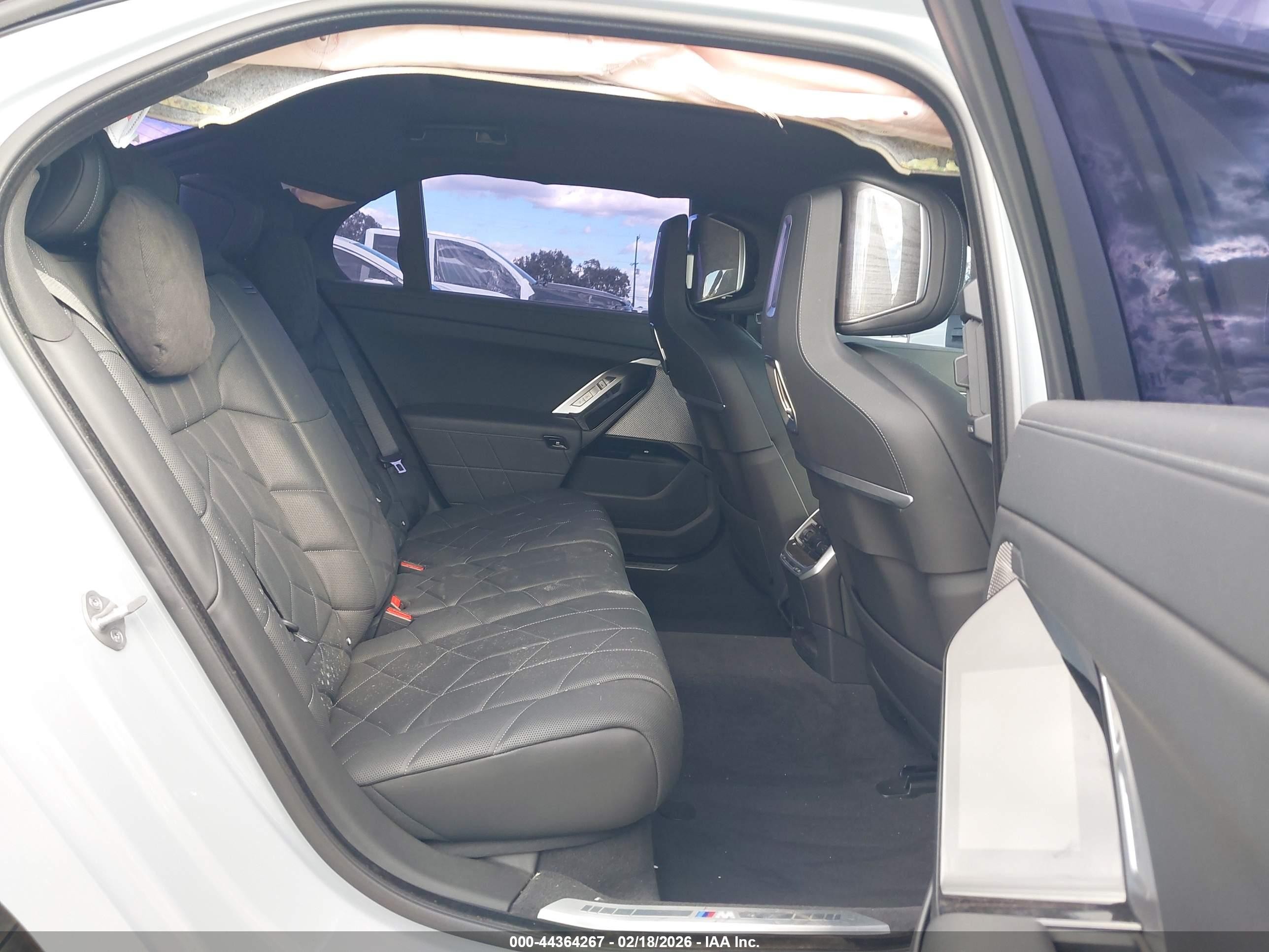 2023 BMW i7 VIN WBY53EJ09PCN73592 IAAI salvage auction — Front End, Salvage (California), sold $28,300 on 2026-07-12 (photo 8)