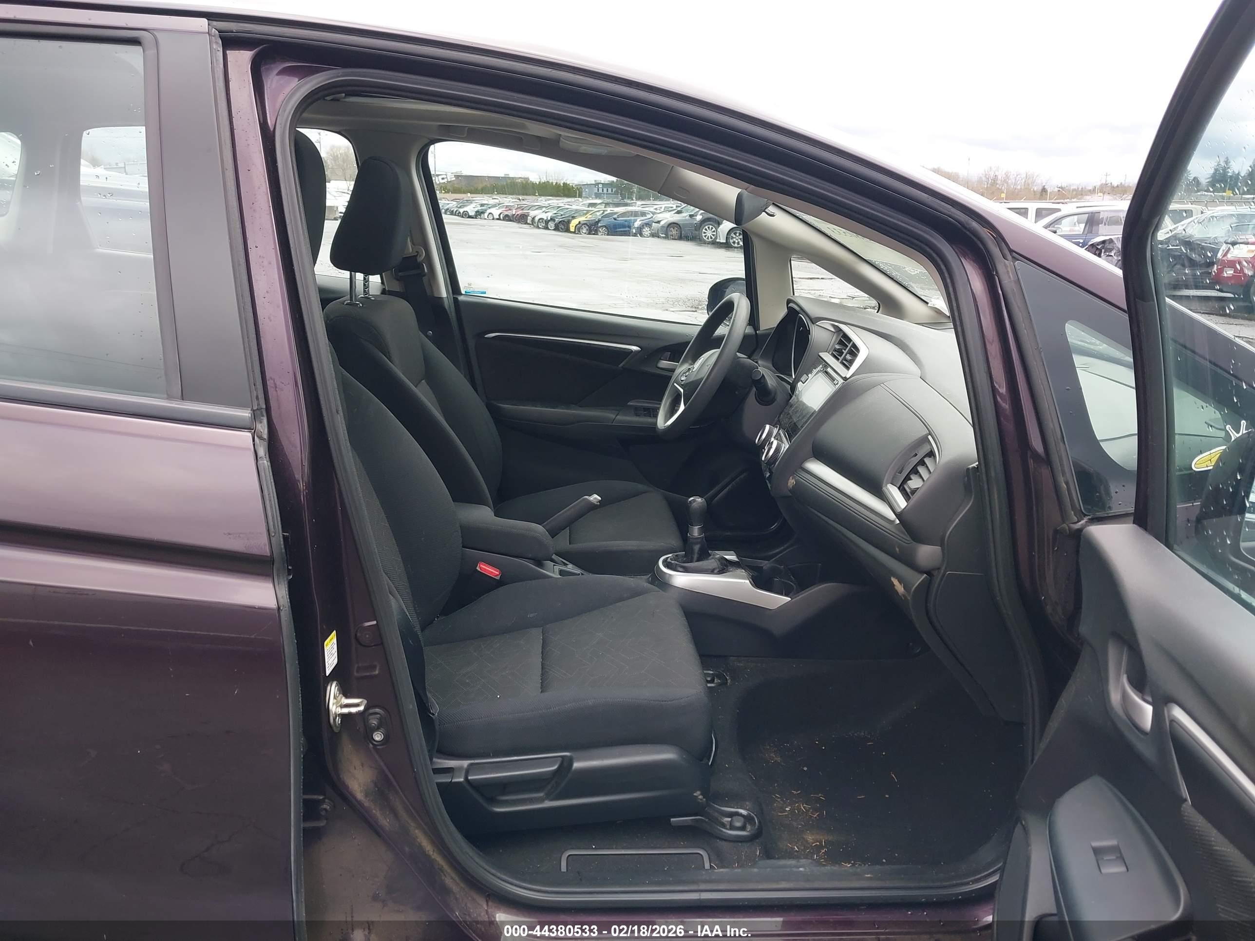 2015 Honda Fit VIN 3HGGK5G83FM741624 IAAI salvage auction — Unknown, Salvage (Oregon), sold $2,800 on 2026-07-09 (photo 5)