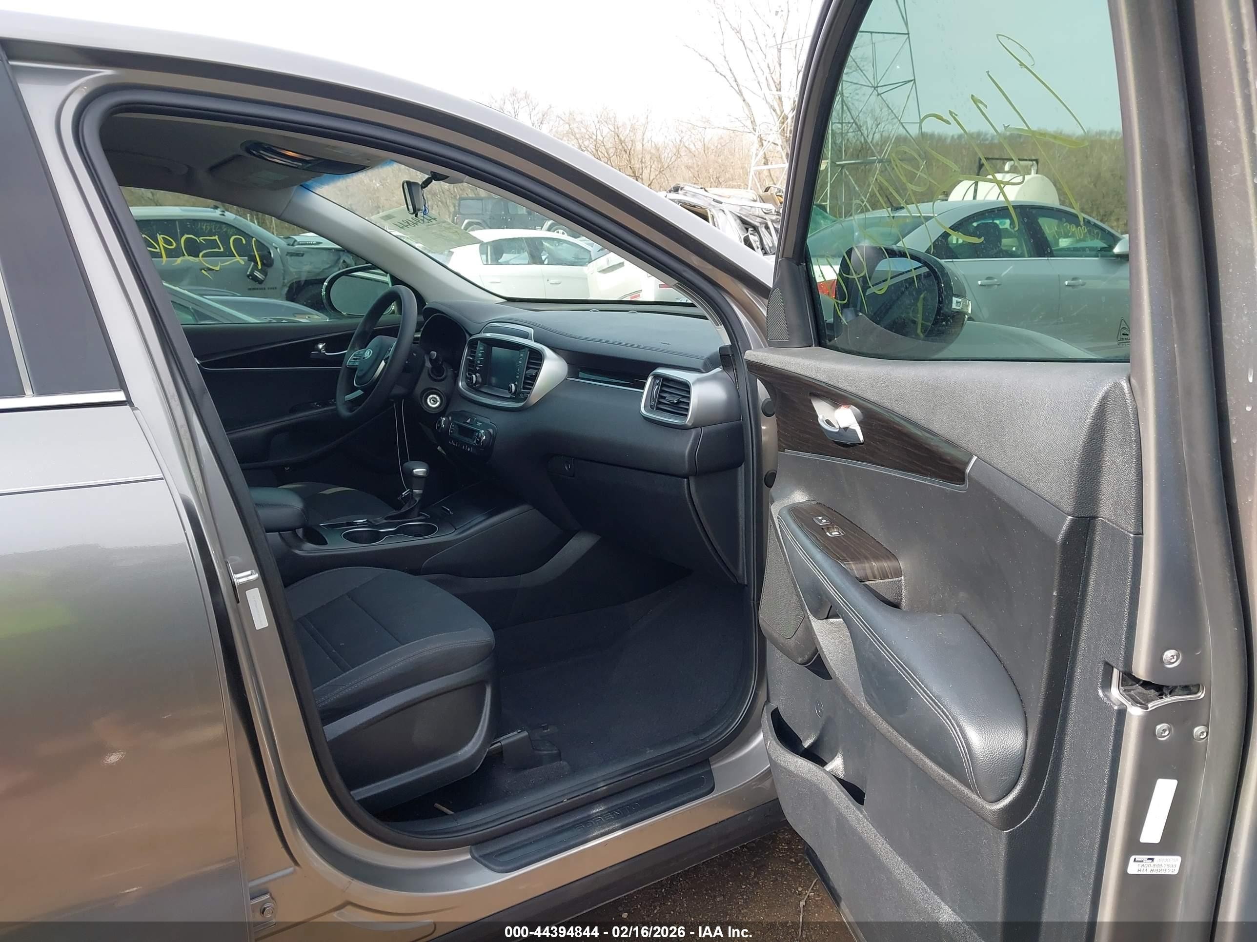 2019 Kia Sorento VIN 5XYPGDA50KG551909 IAAI salvage auction — Unknown, Salvage (Indiana), sold $2,200 on 2026-09-09 (photo 5)