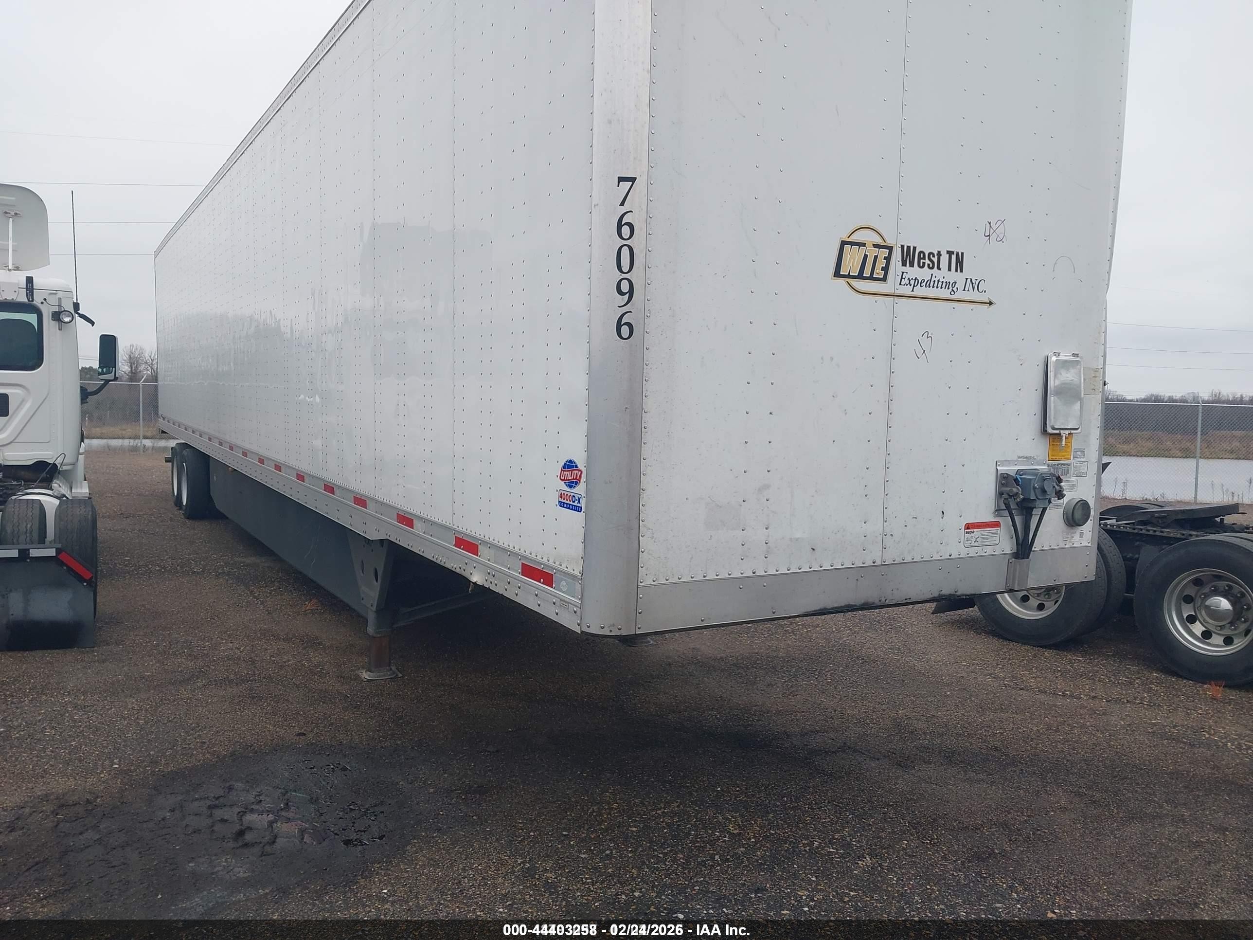 2023 Utility Trailer Mfg Unknown VIN 1UYVS2537P3676096 — IAAI salvage auction photo
