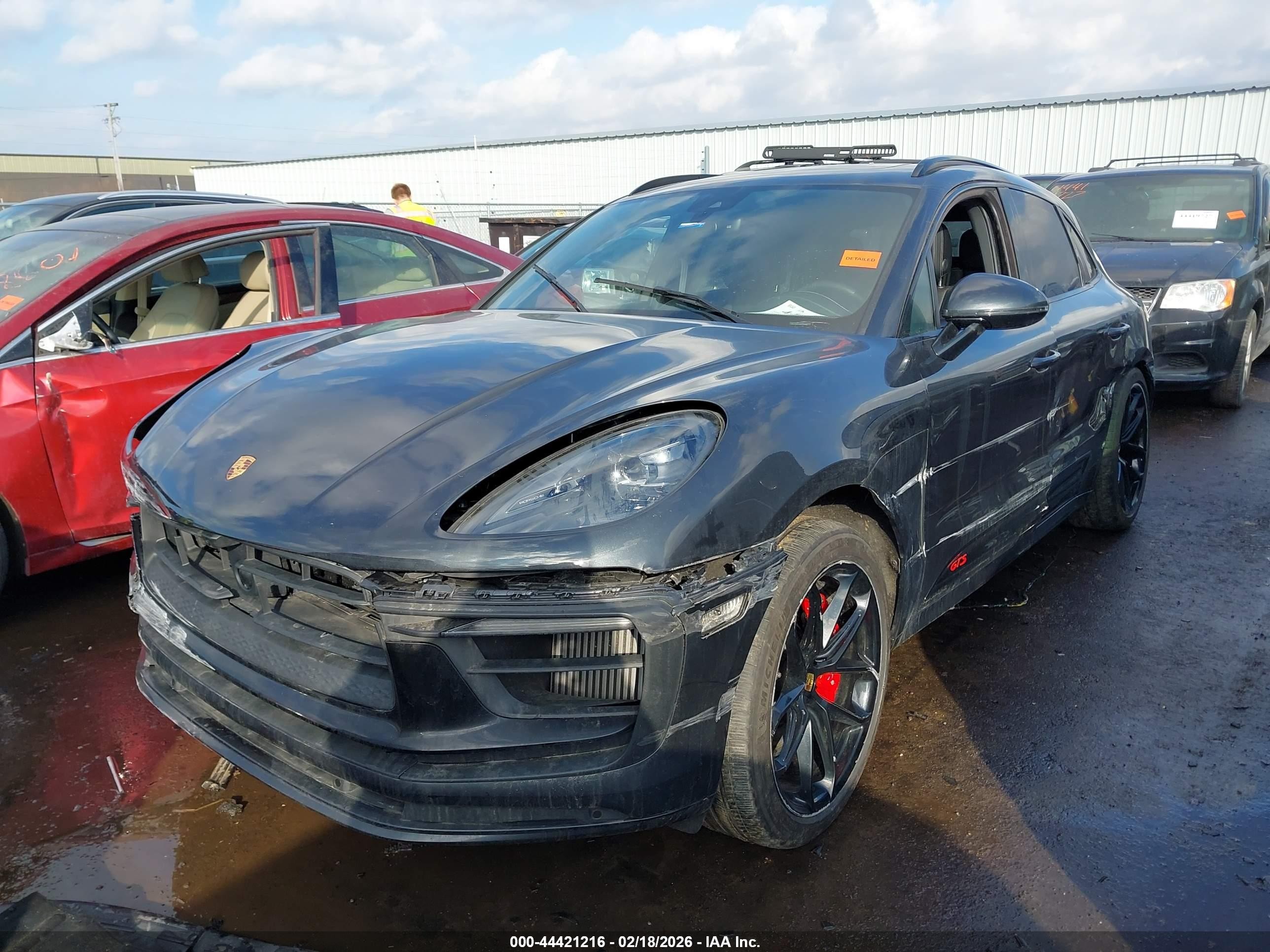 2024 Porsche Macan VIN WP1AF2A58RLB56919 IAAI salvage auction — Side, Salvage (Illinois), sold $26,075 on 2026-08-11 (photo 6)