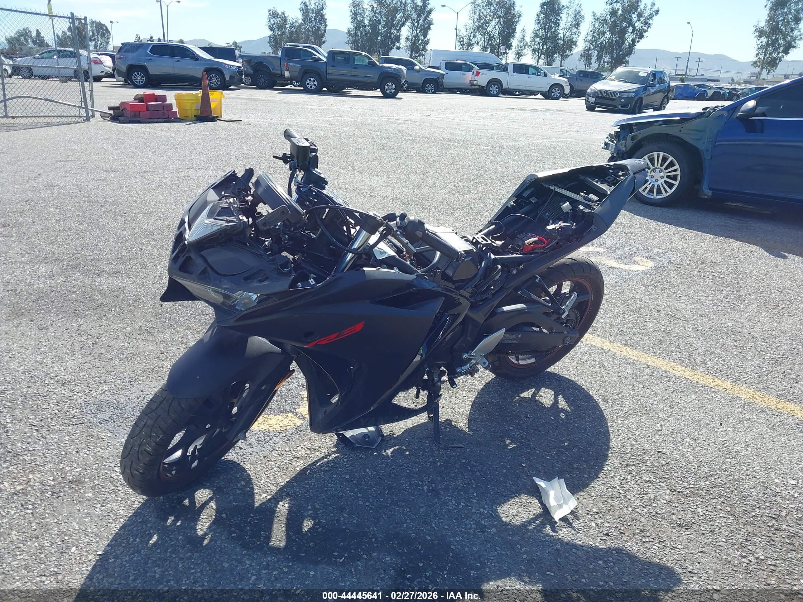 2017 Yamaha YZFR3 VIN MH3RH15Y7HK003564 IAAI salvage auction — Theft, Clear - Dealer Only (California), sold $175 on 2026-07-07 (photo 2)