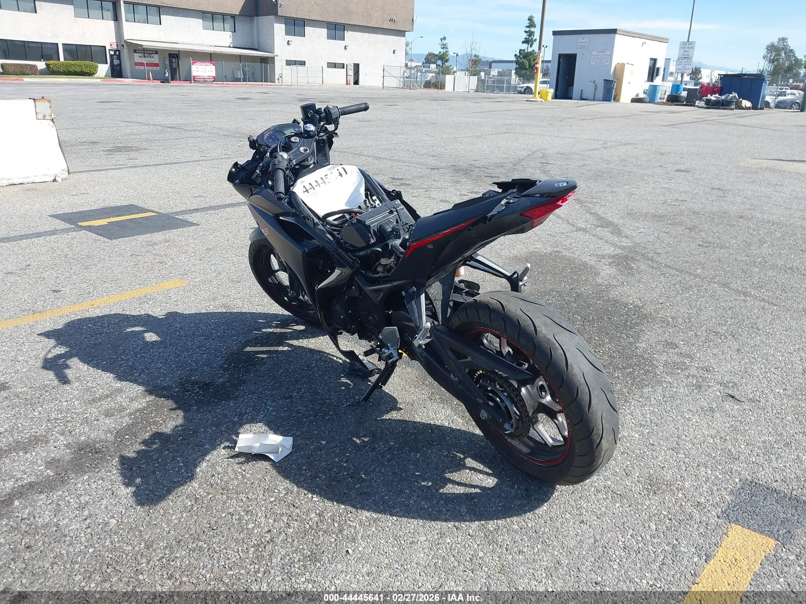 2017 Yamaha YZFR3 VIN MH3RH15Y7HK003564 IAAI salvage auction — Theft, Clear - Dealer Only (California), sold $175 on 2026-07-07 (photo 3)