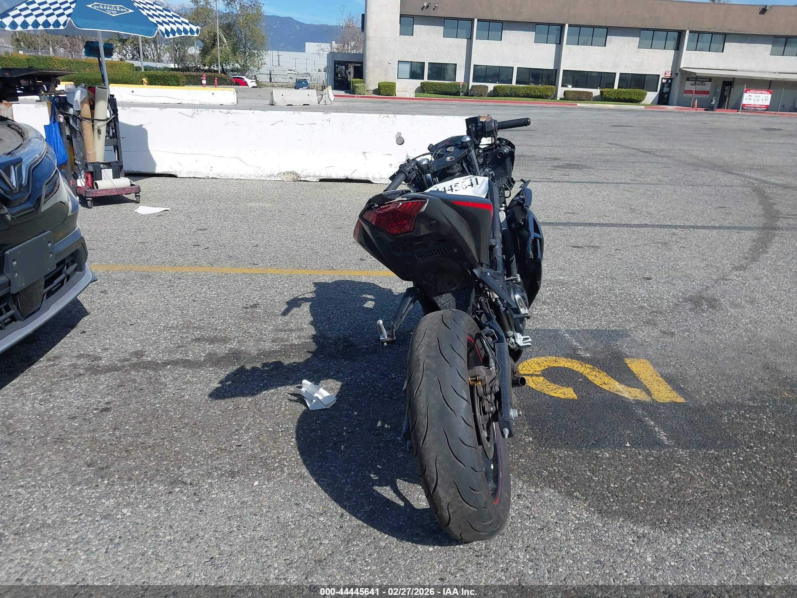 2017 Yamaha YZFR3 VIN MH3RH15Y7HK003564 IAAI salvage auction — Theft, Clear - Dealer Only (California), sold $175 on 2026-07-07 (photo 6)