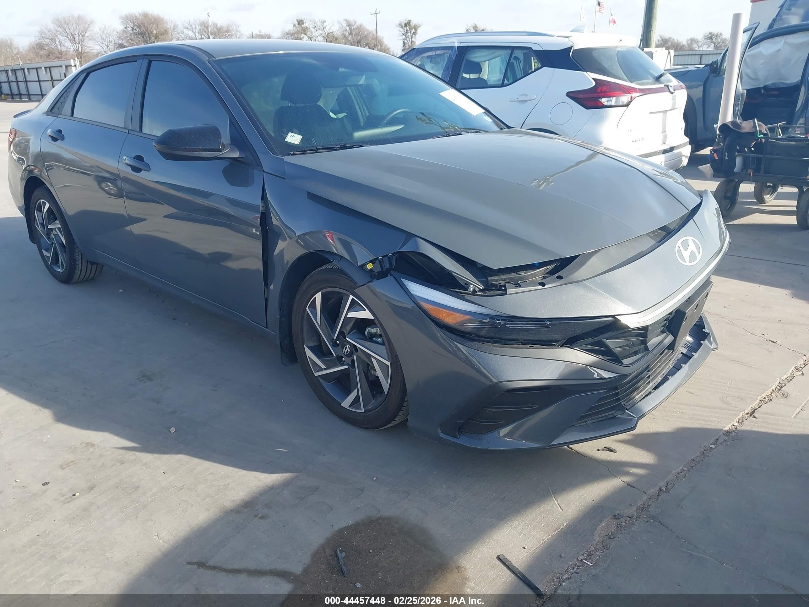 2025 Hyundai Elantra VIN KMHLM4DG2SU993430 — IAAI salvage auction photo