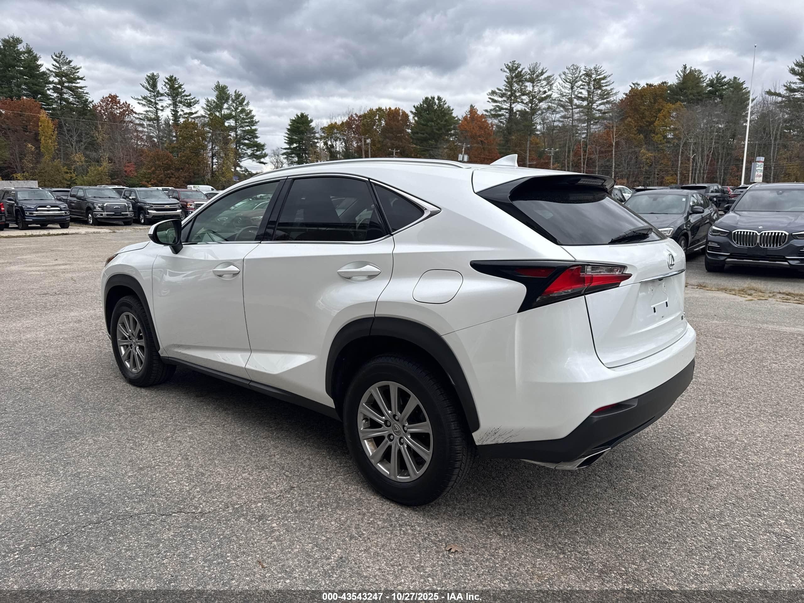 2015 Lexus NX VIN JTJYARBZ5F2021629 IAAI salvage auction — Normal Wear, Clear (Illinois), sold $9,750 on 2025-12-24 (photo 3)