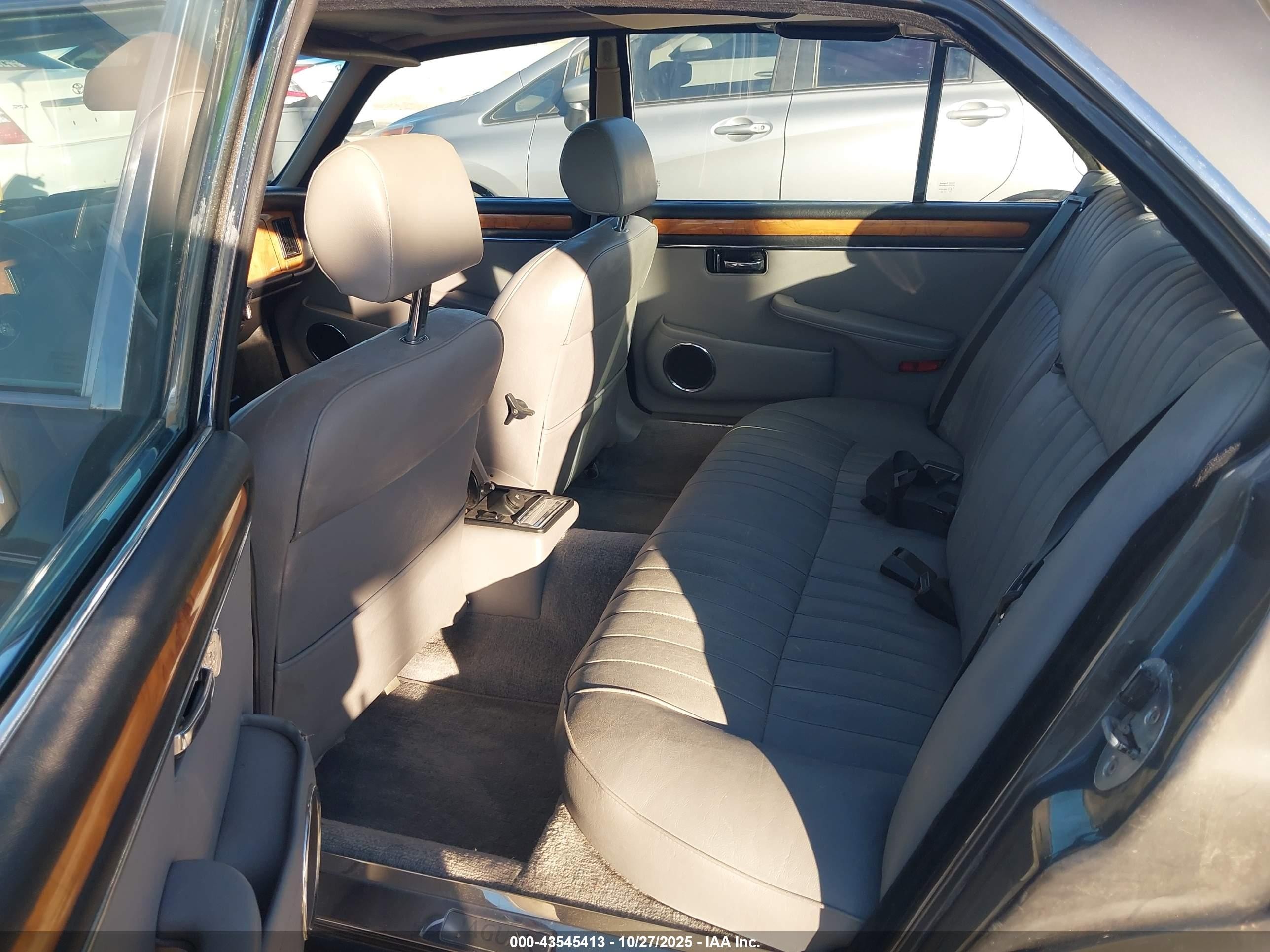 1987 Jaguar XJ-Series VIN SAJCL1246HC470166 IAAI salvage auction — Side, Salvage (California), sold $300 on 2026-09-11 (photo 8)