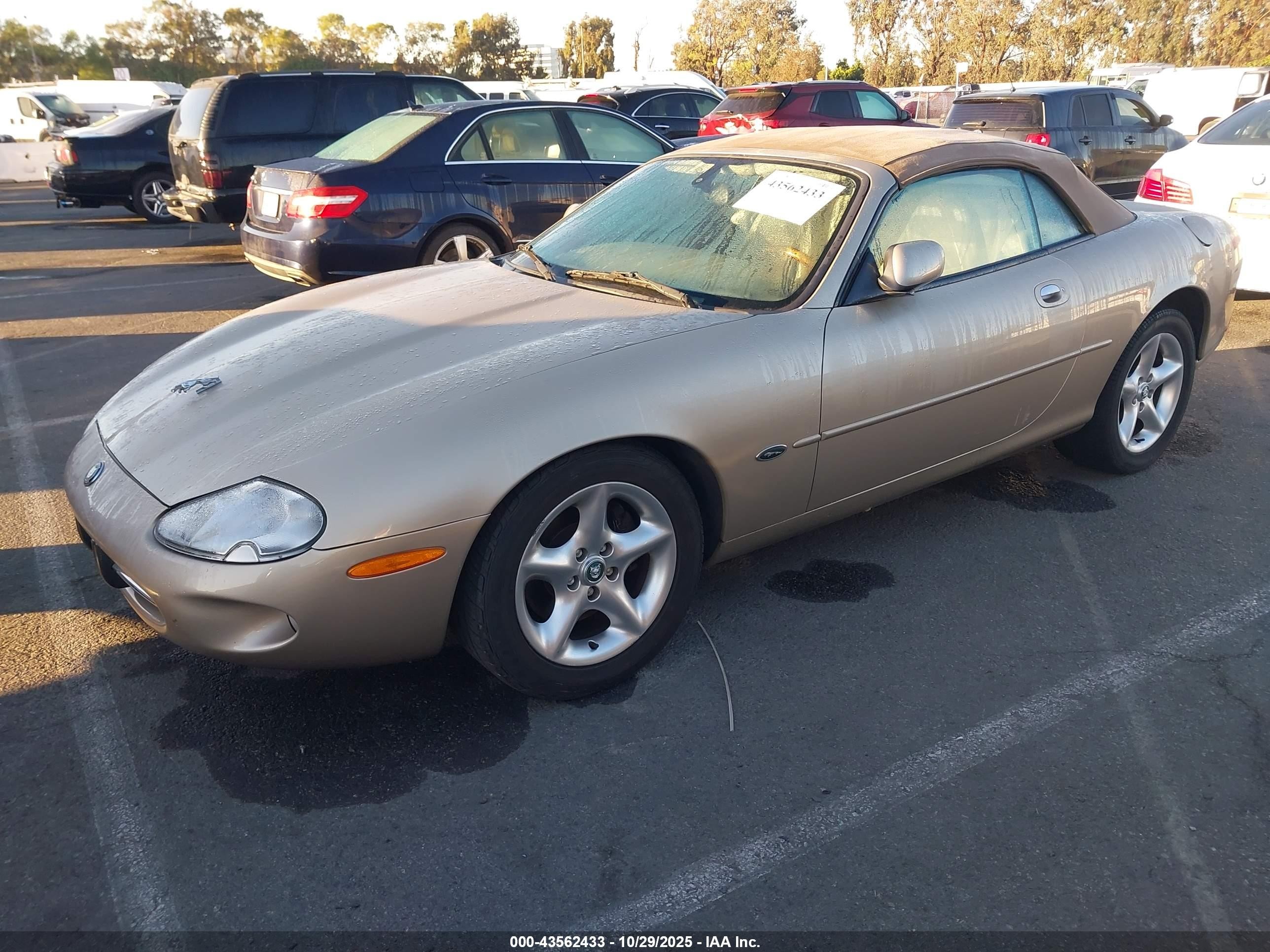 2000 Jaguar XK VIN SAJJA42C0YNA02298 IAAI salvage auction — Normal Wear, Clear - Dealer Only (California), sold $2,850 on 2026-06-19 (photo 2)