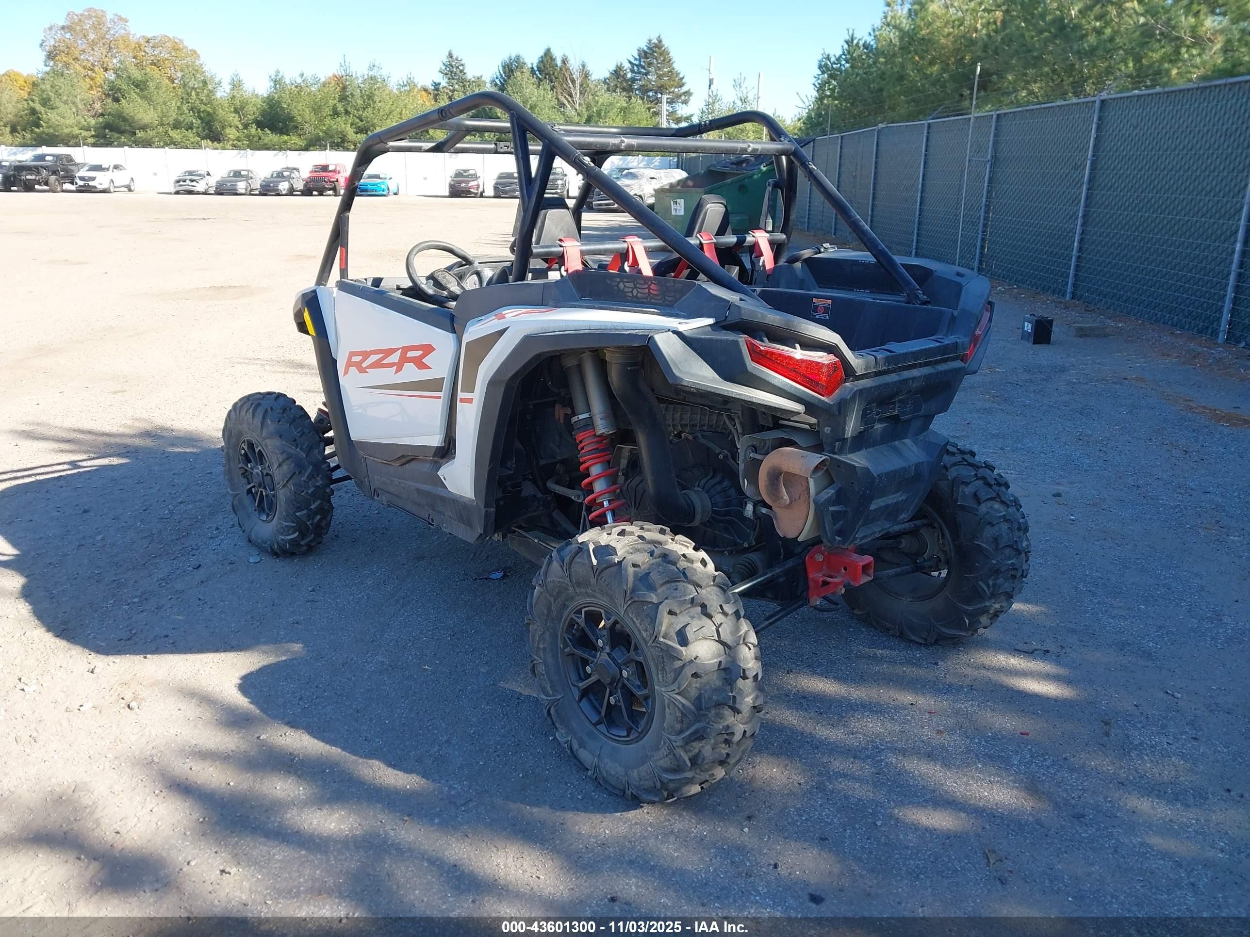 2024 Polaris RZR VIN 3NSNEE992RF298649 IAAI salvage auction — Suspension, Salvage (Indiana), sold $3,650 on 2025-11-11 (photo 3)