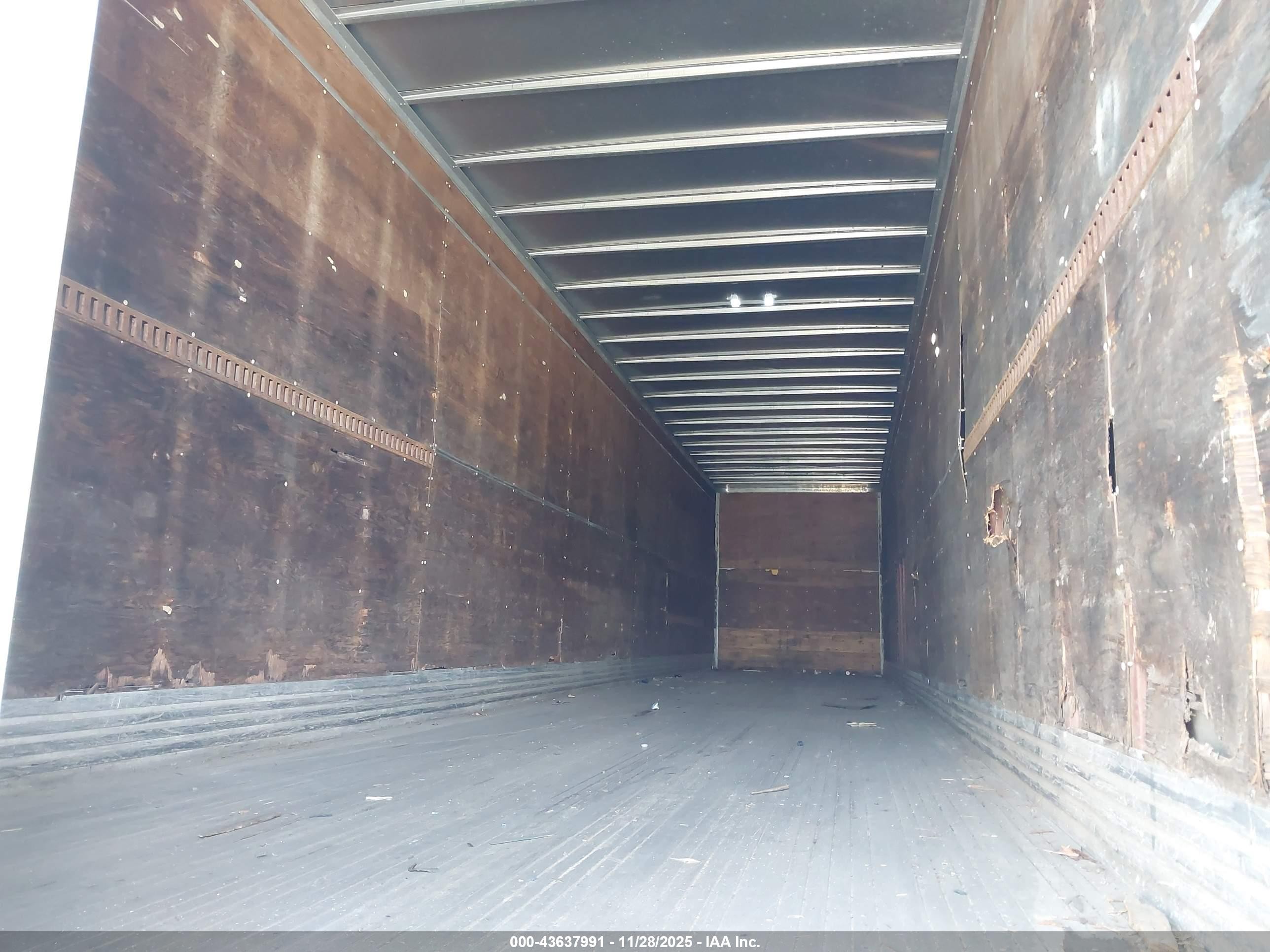 1988 Great Dane Trailers Great Dane Trailers VIN 1GRAA9621JS090625 IAAI salvage auction — Side, Clear (Indiana), sold $25 on 2026-09-11 (photo 5)