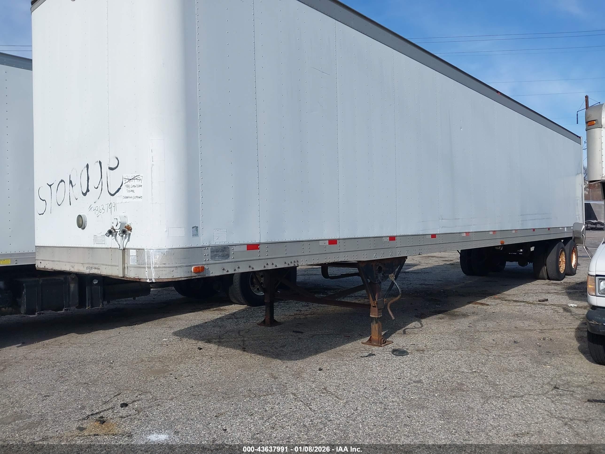 1988 Great Dane Trailers Great Dane Trailers VIN 1GRAA9621JS090625 IAAI salvage auction — Side, Clear (Indiana), sold $25 on 2026-09-11 (photo 2)