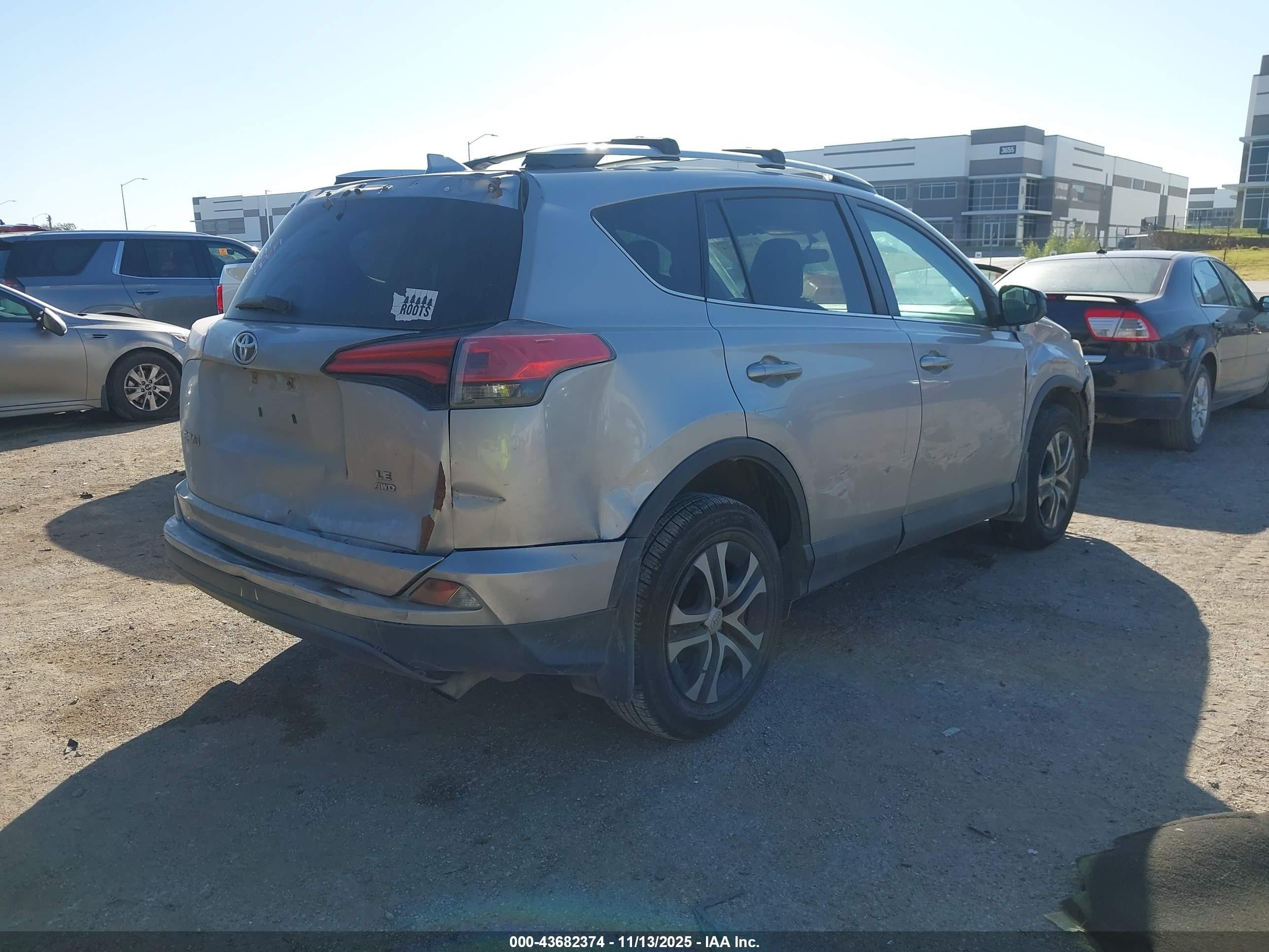 2016 Toyota RAV4 VIN 2T3BFREV3GW512292 IAAI salvage auction — Front & Rear, Original (Texas), sold $2,450 on 2026-07-11 (photo 4)