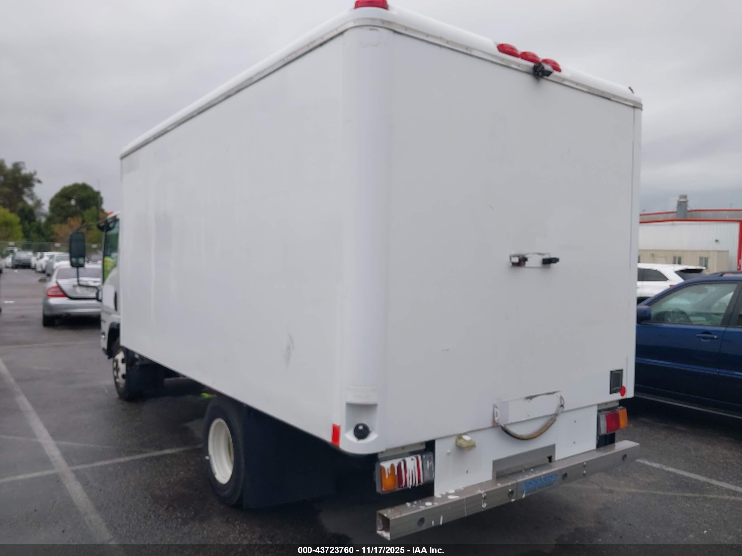 2017 Isuzu Npr VIN 54DB4W1B7HS804808 IAAI salvage auction — Normal Wear, Clear (New Mexico), sold $10,100 on 2026-06-18 (photo 3)