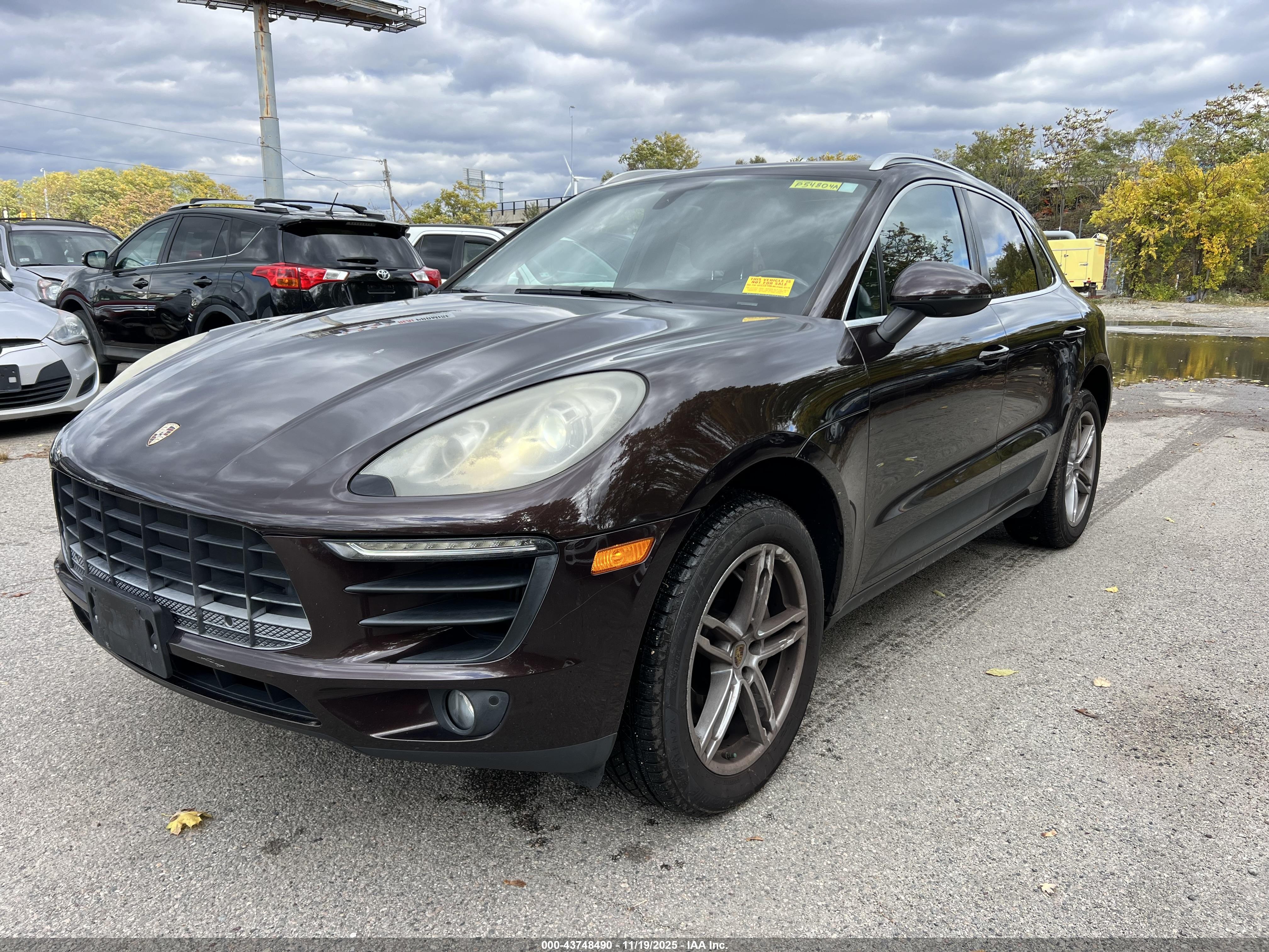 2015 Porsche Macan VIN WP1AB2A52FLB66269 IAAI salvage auction — Normal Wear, Clear (New Jersey), sold $7,450 on 2025-12-17 (photo 2)