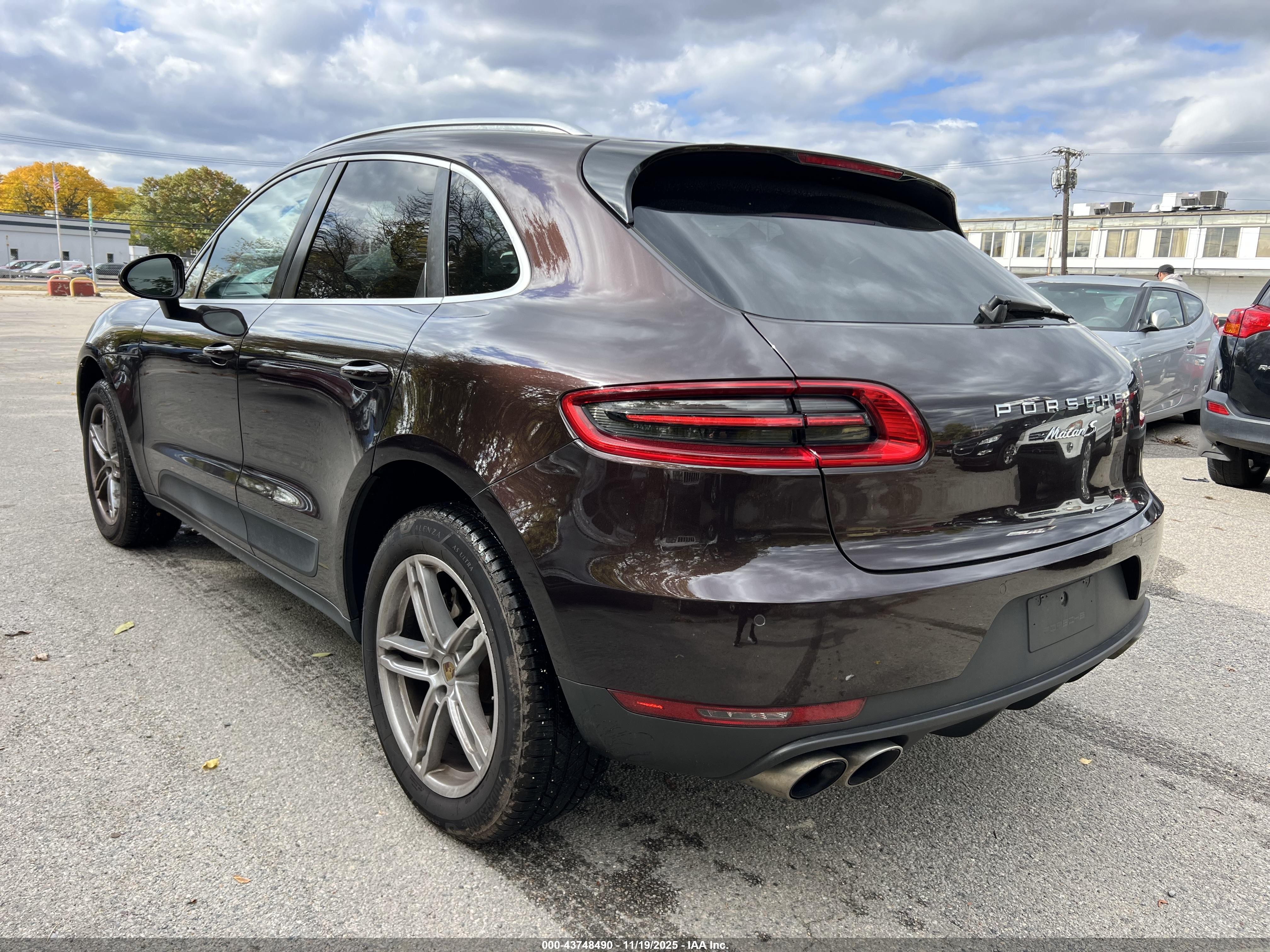 2015 Porsche Macan VIN WP1AB2A52FLB66269 IAAI salvage auction — Normal Wear, Clear (New Jersey), sold $7,450 on 2025-12-17 (photo 3)