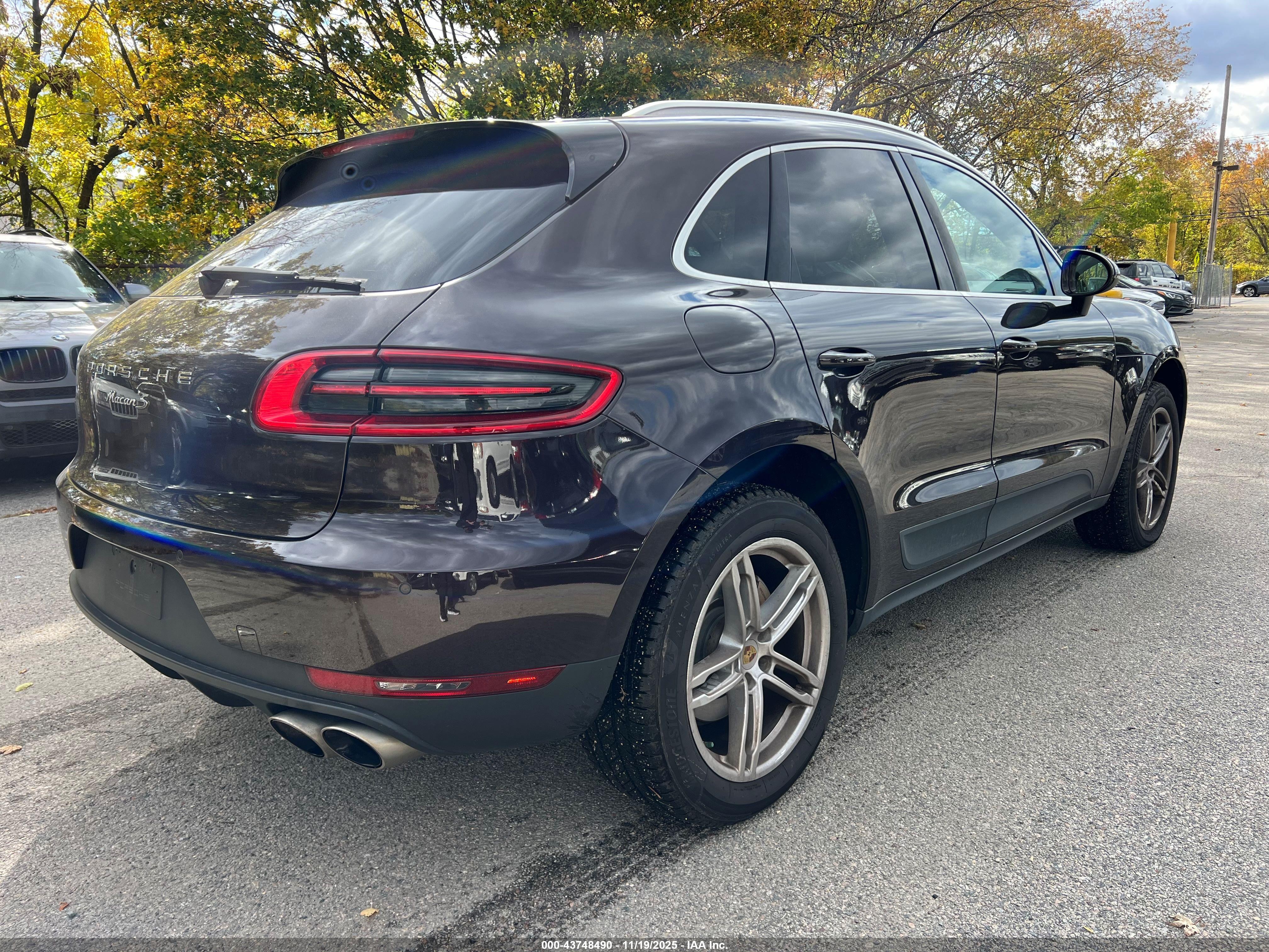 2015 Porsche Macan VIN WP1AB2A52FLB66269 IAAI salvage auction — Normal Wear, Clear (New Jersey), sold $7,450 on 2025-12-17 (photo 4)